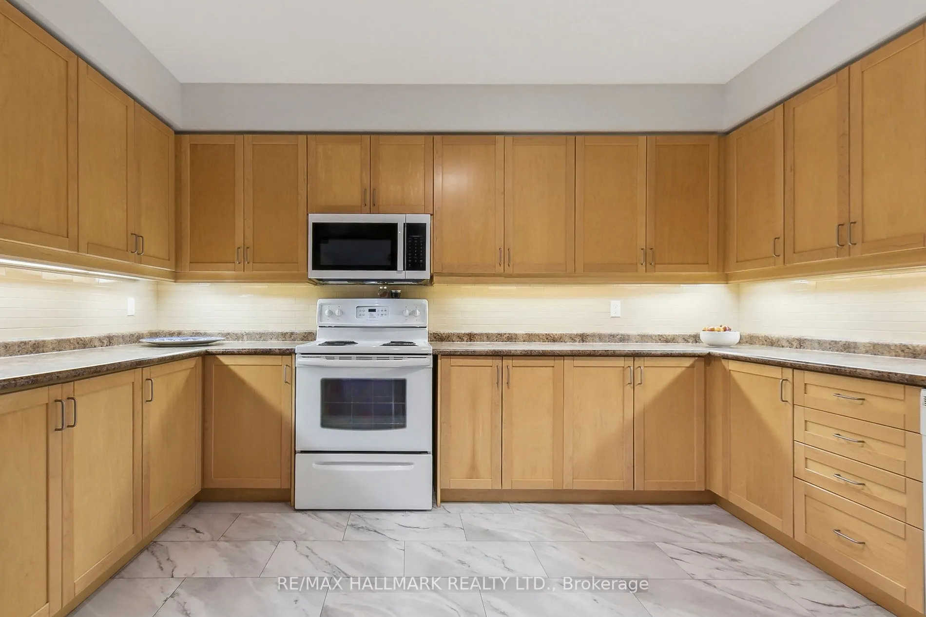 1 Lawlor Avenue, #206
