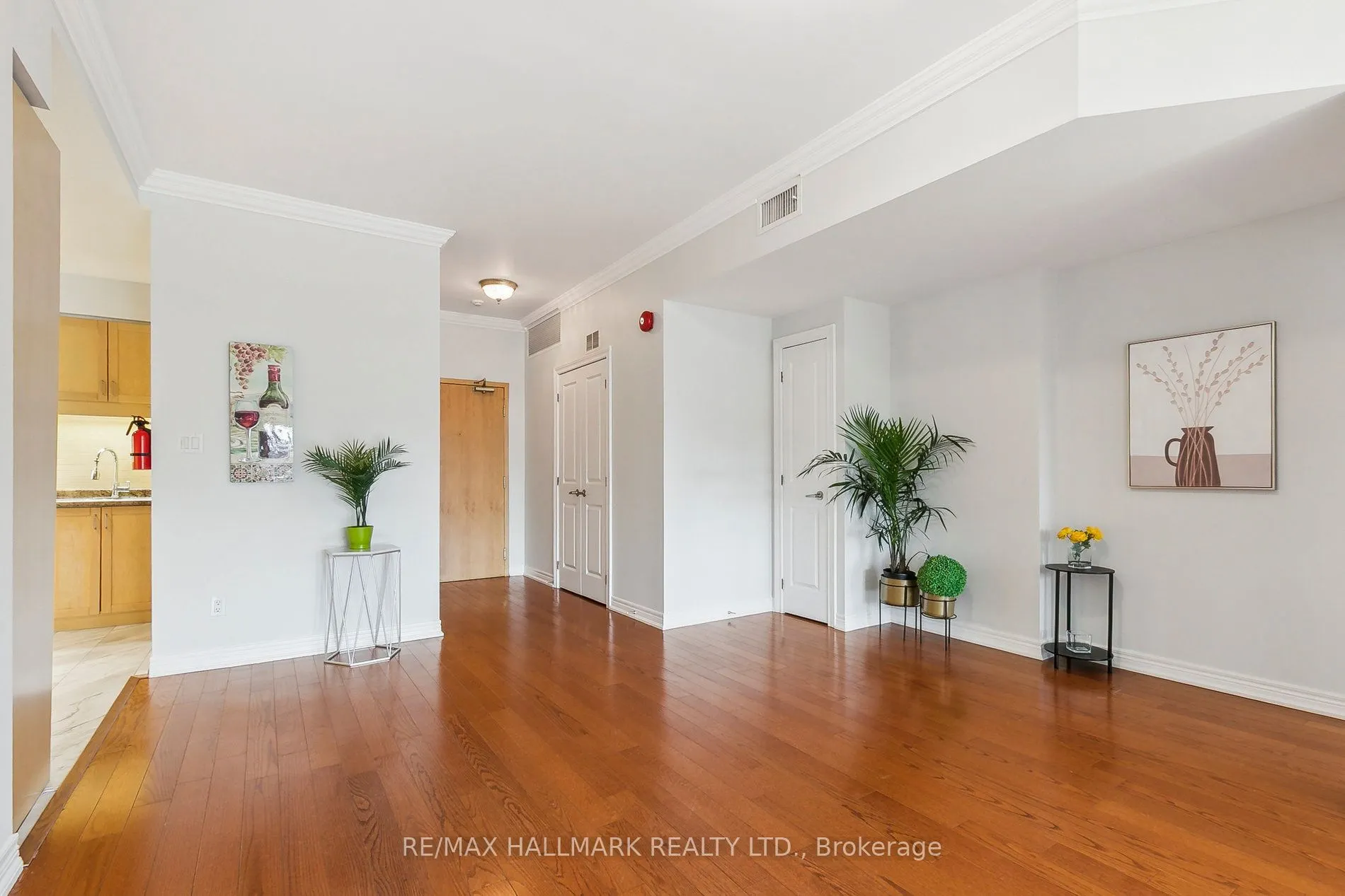 1 Lawlor Avenue, #206