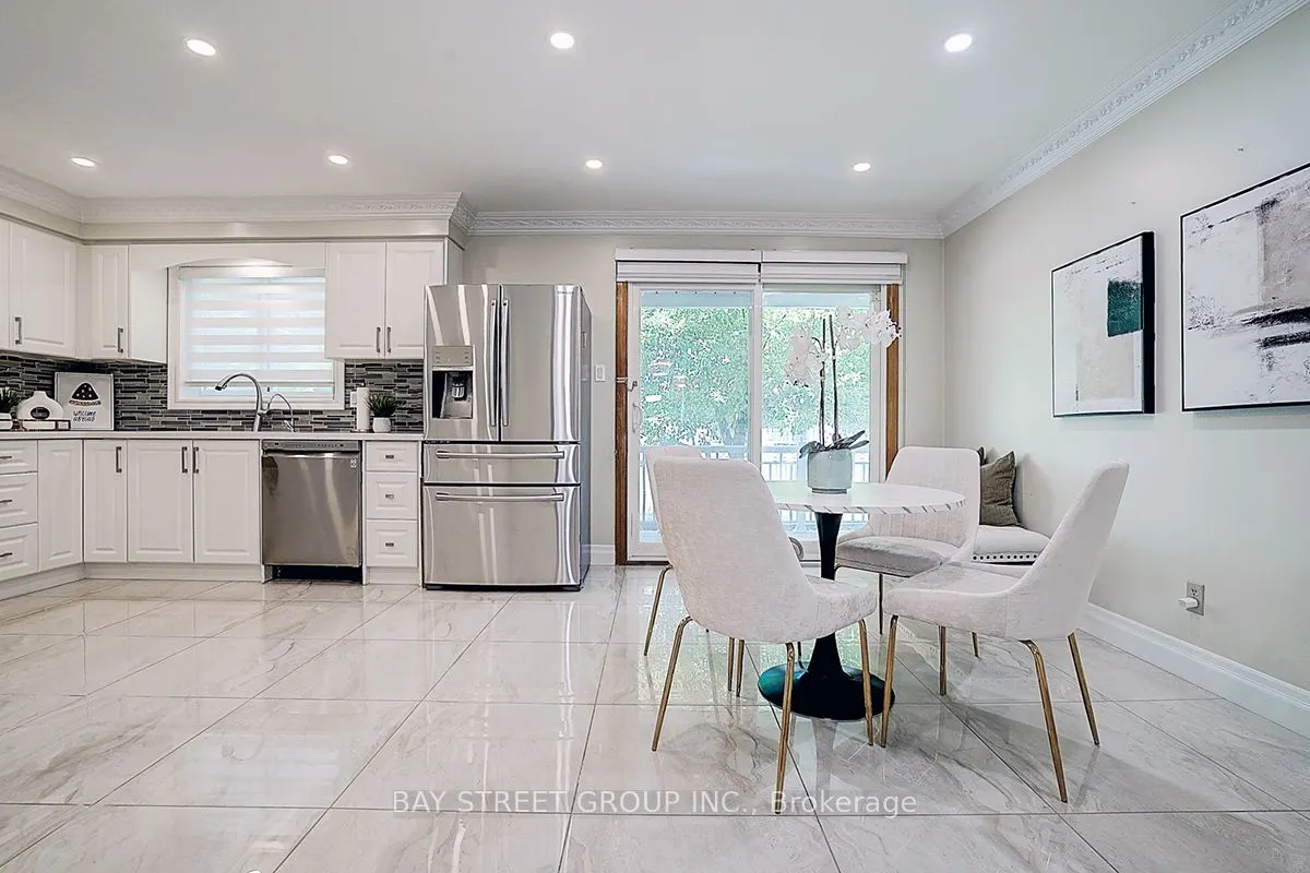 11 Sunbird Crescent