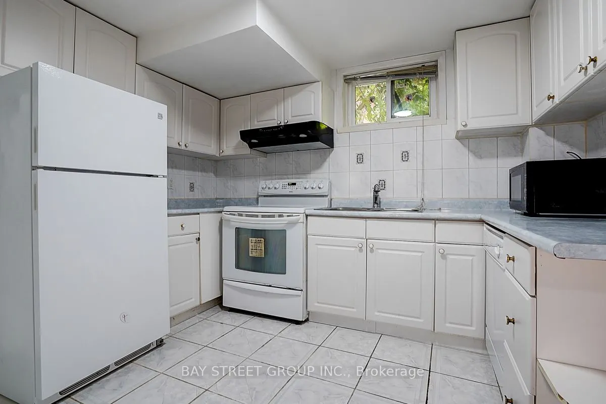 11 Sunbird Crescent