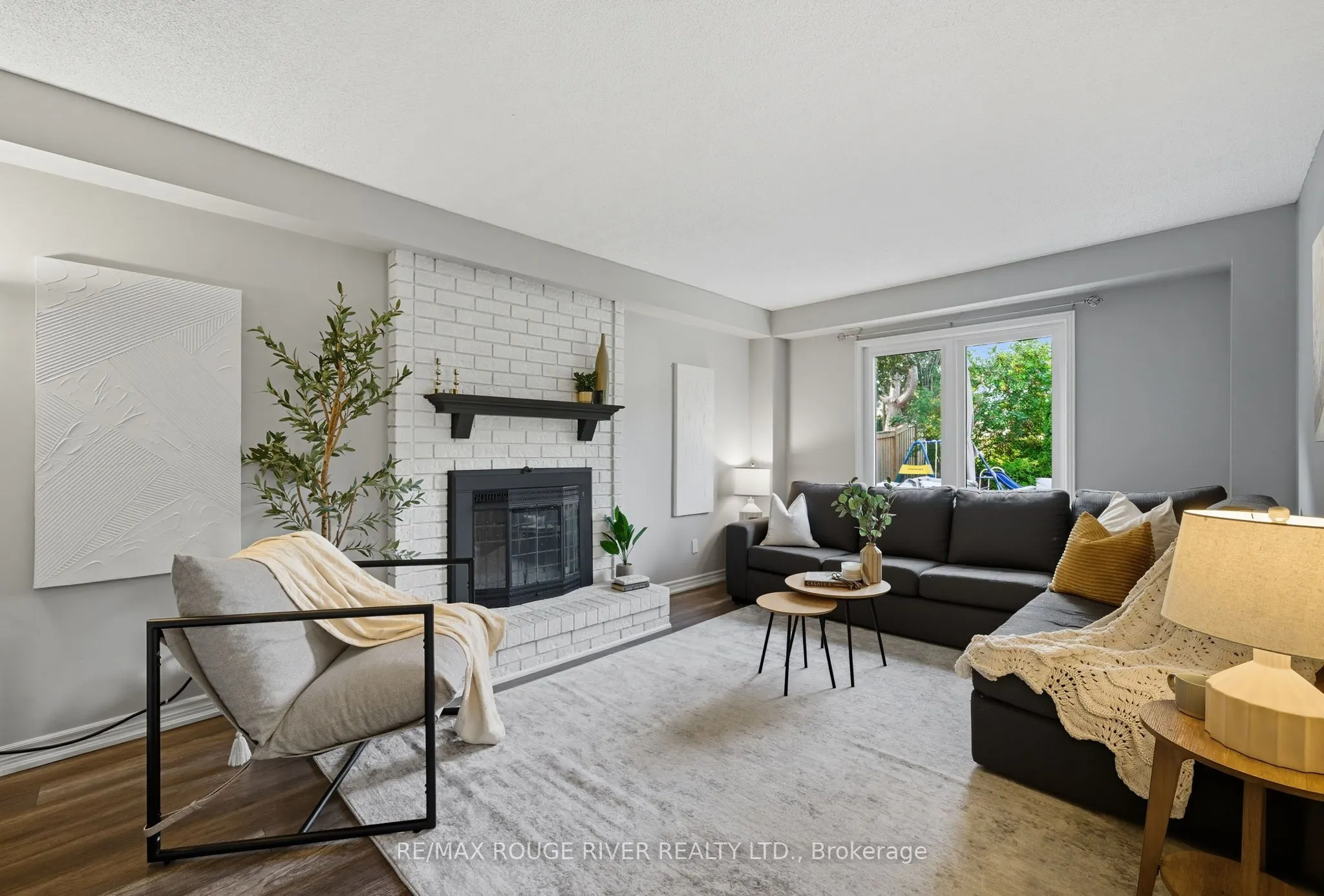 980 Sandcliff Drive