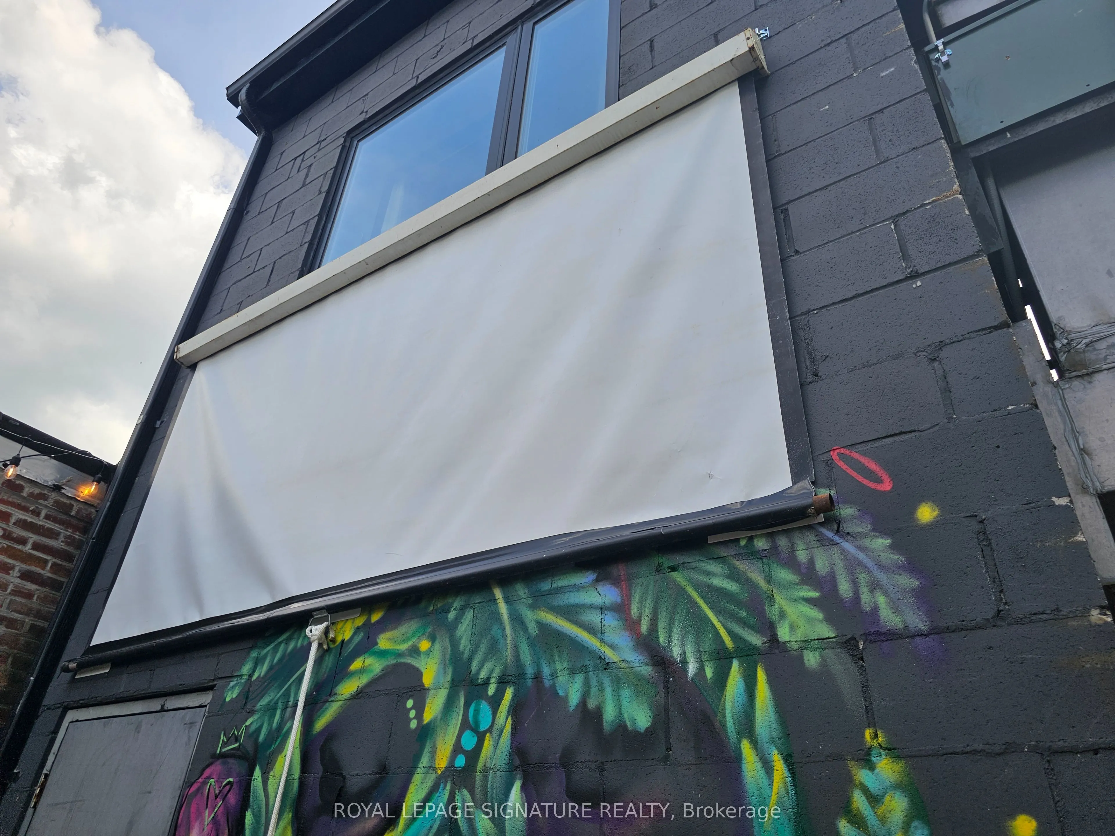 1036 Gerrard Street E