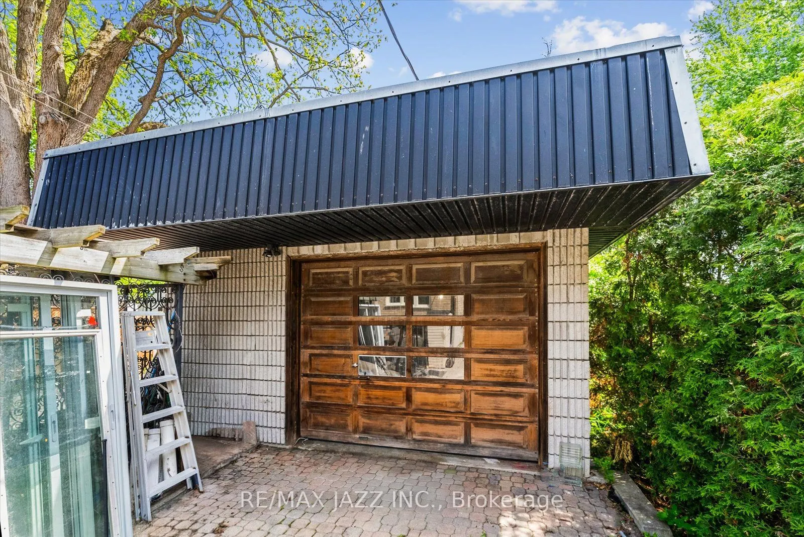 649 Masson Street