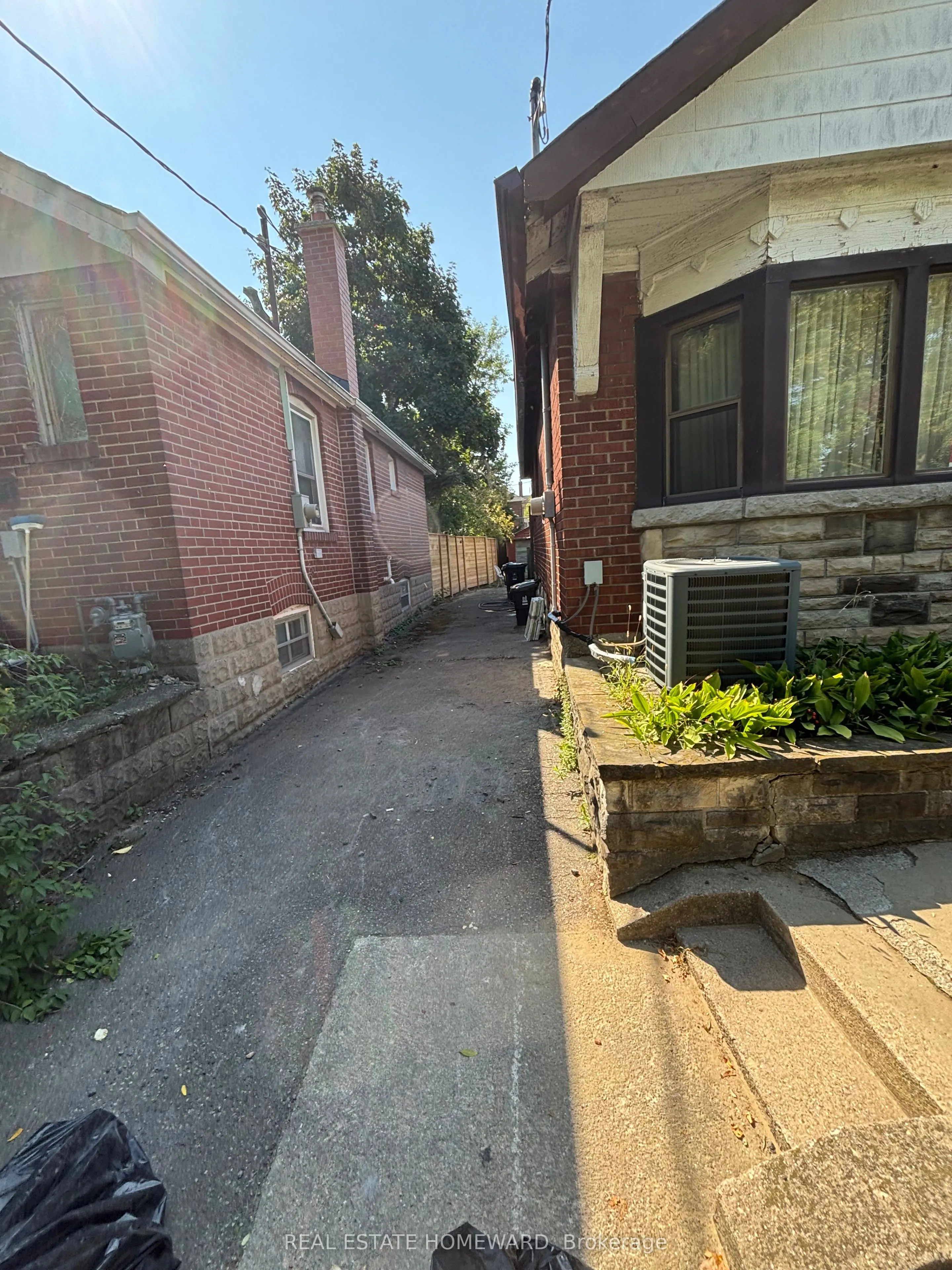 12 St Hubert Avenue