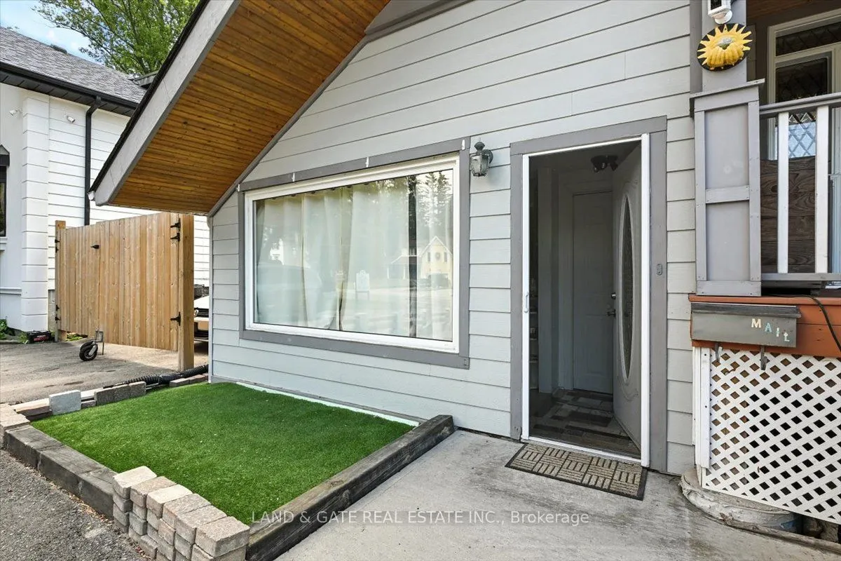 519 Kingston Road W