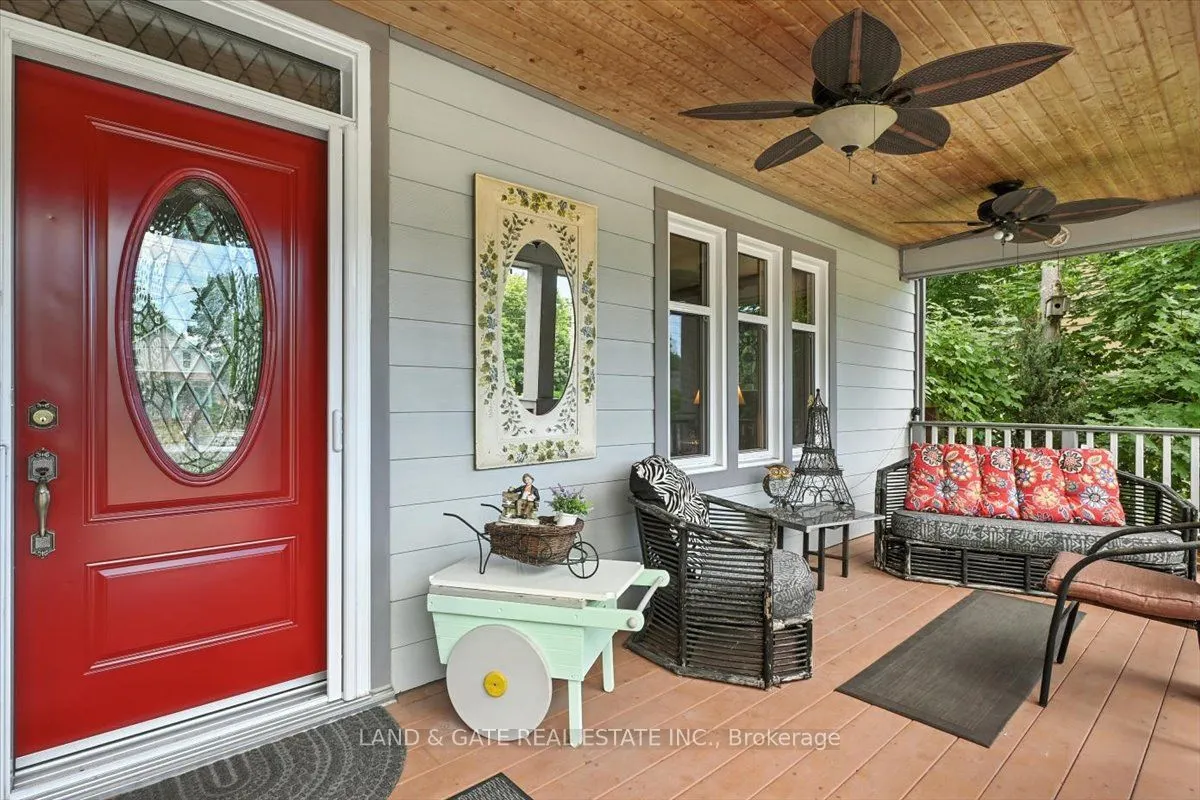519 Kingston Road W