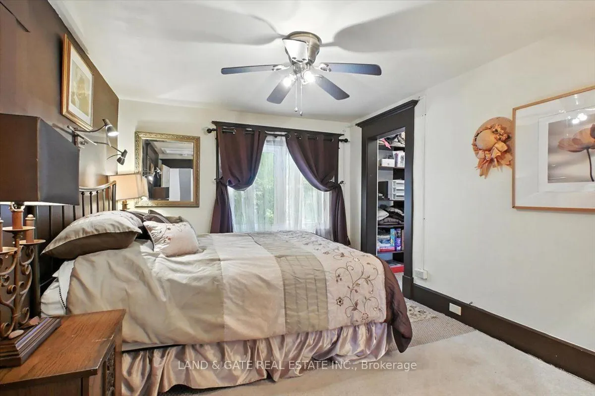 519 Kingston Road W
