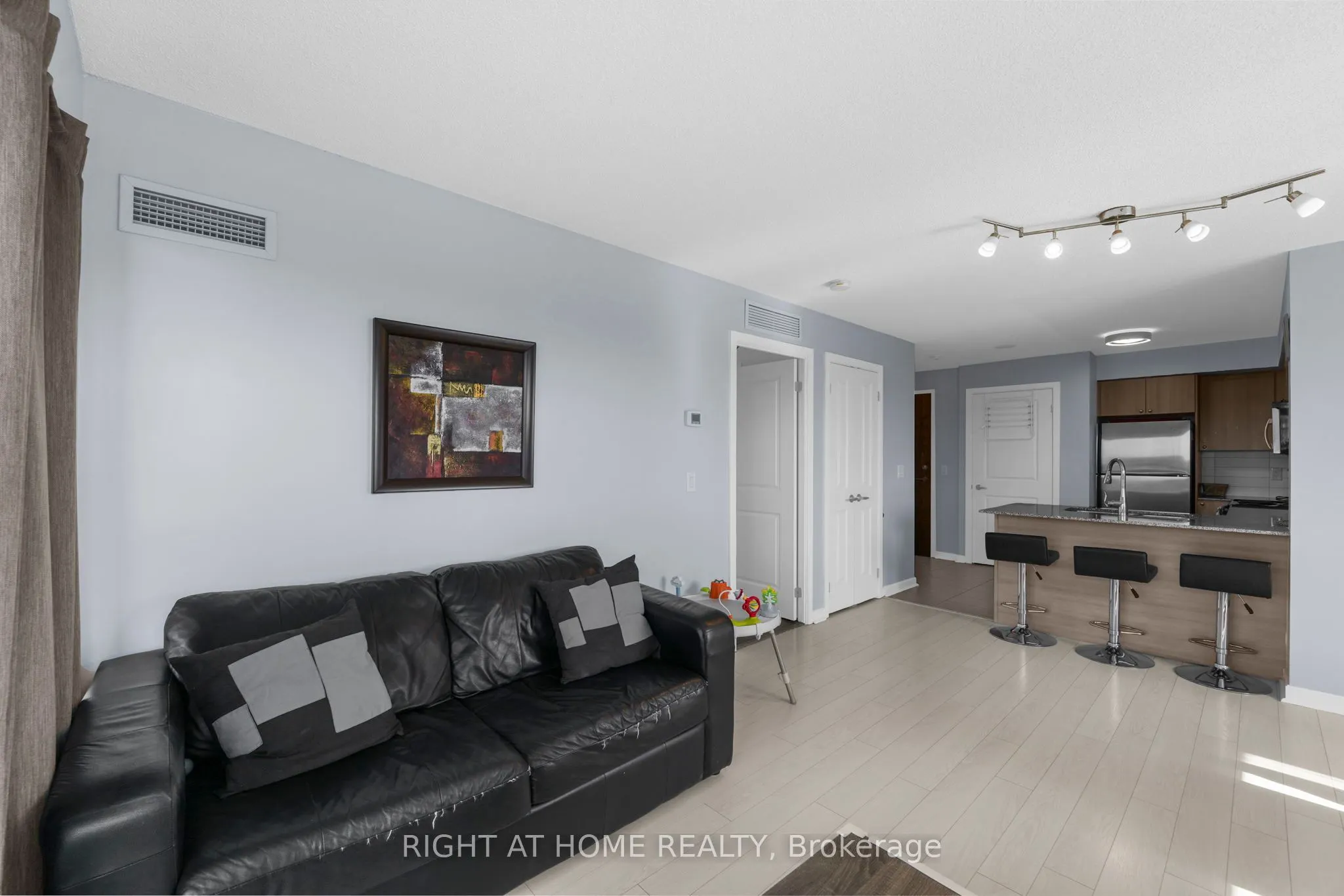 1235 Bayly Street, #603