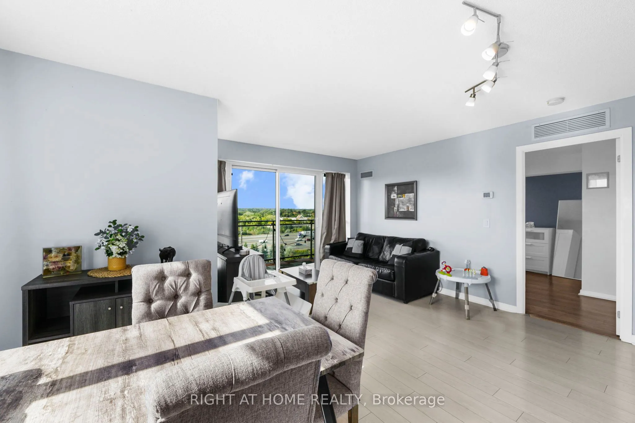 1235 Bayly Street, #603