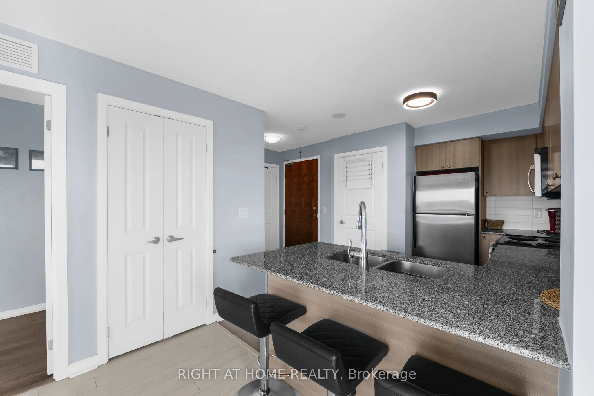 1235 Bayly Street, #603