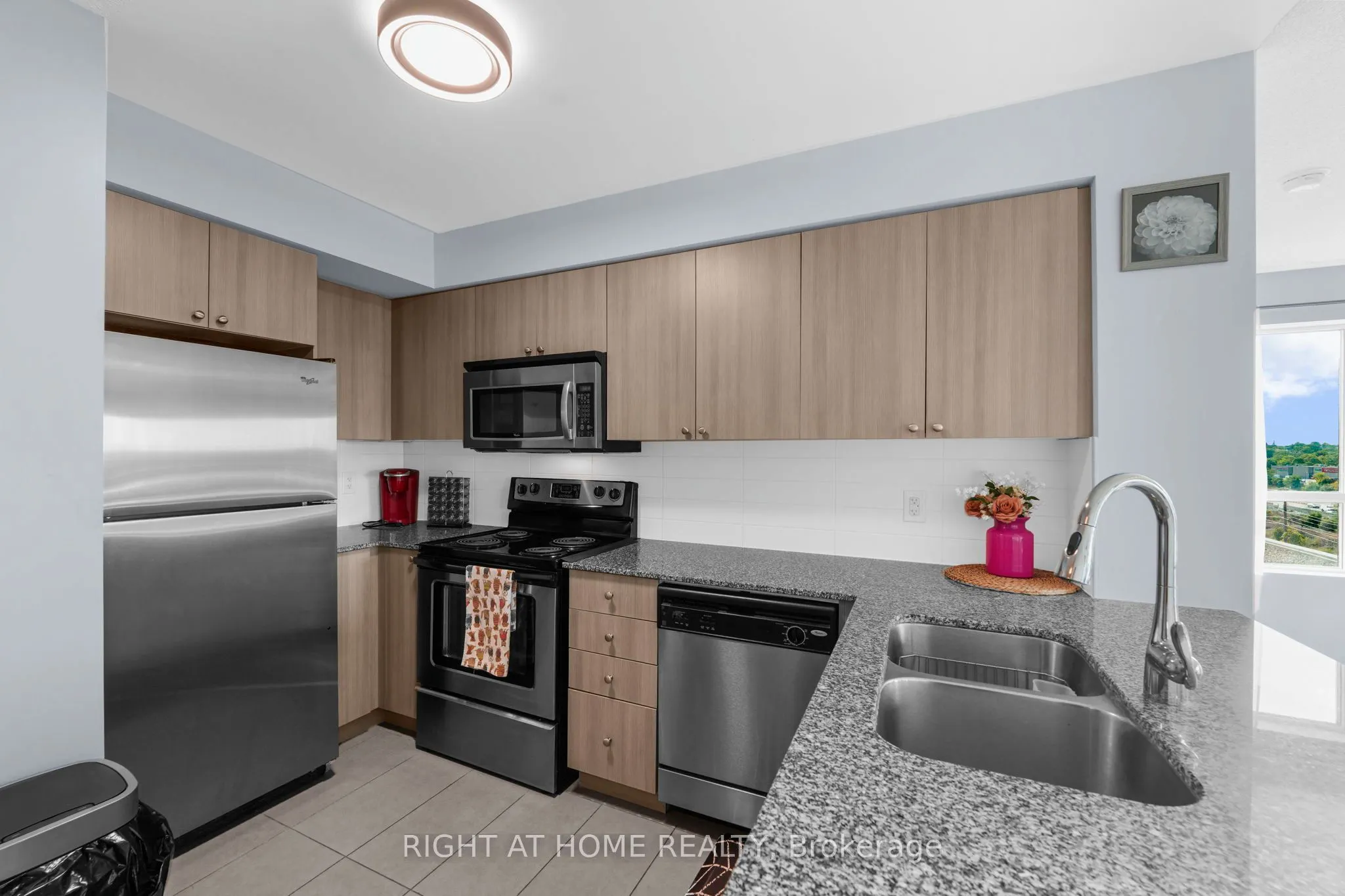 1235 Bayly Street, #603