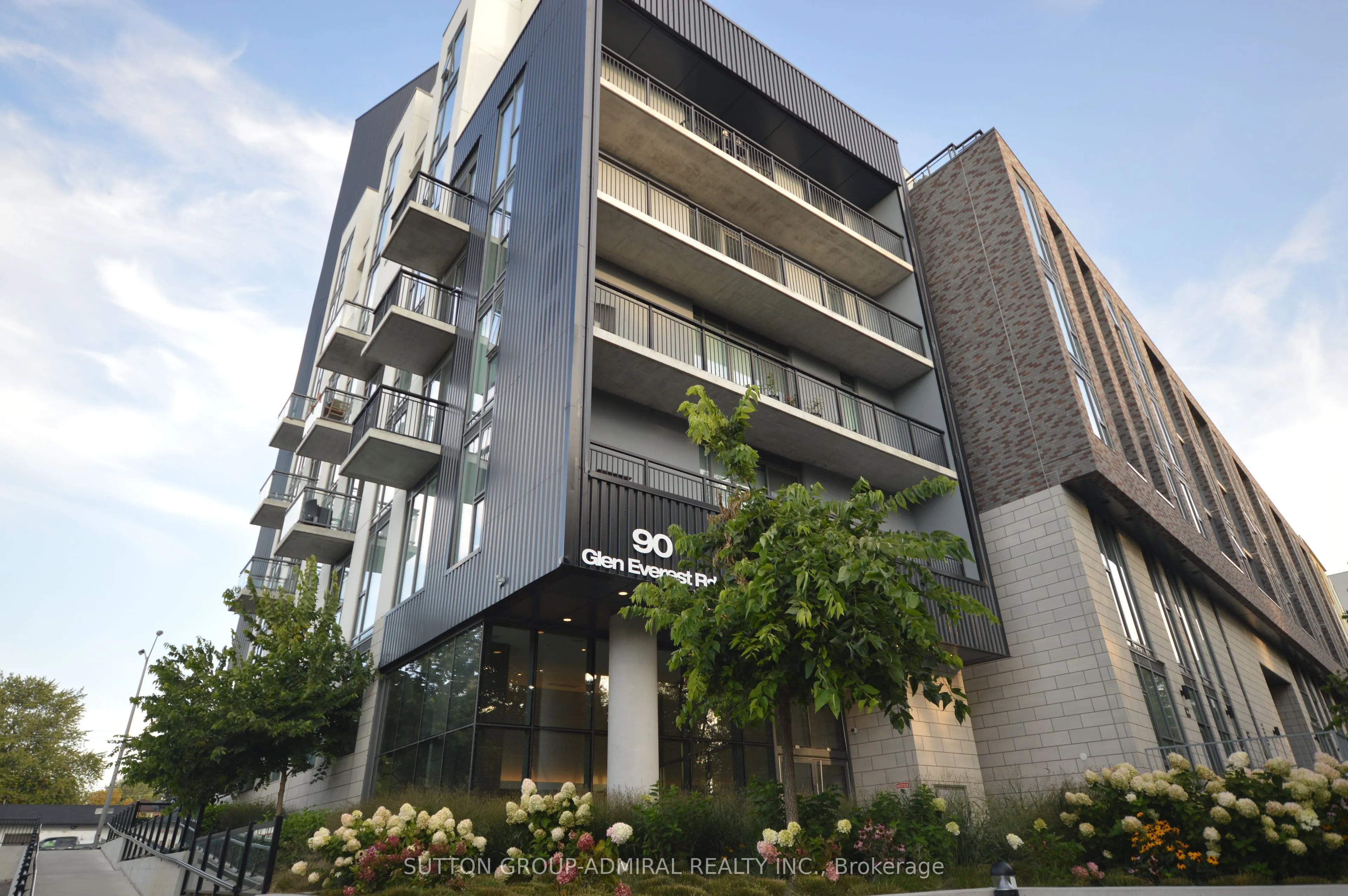 90 Glen Everest Road, #702