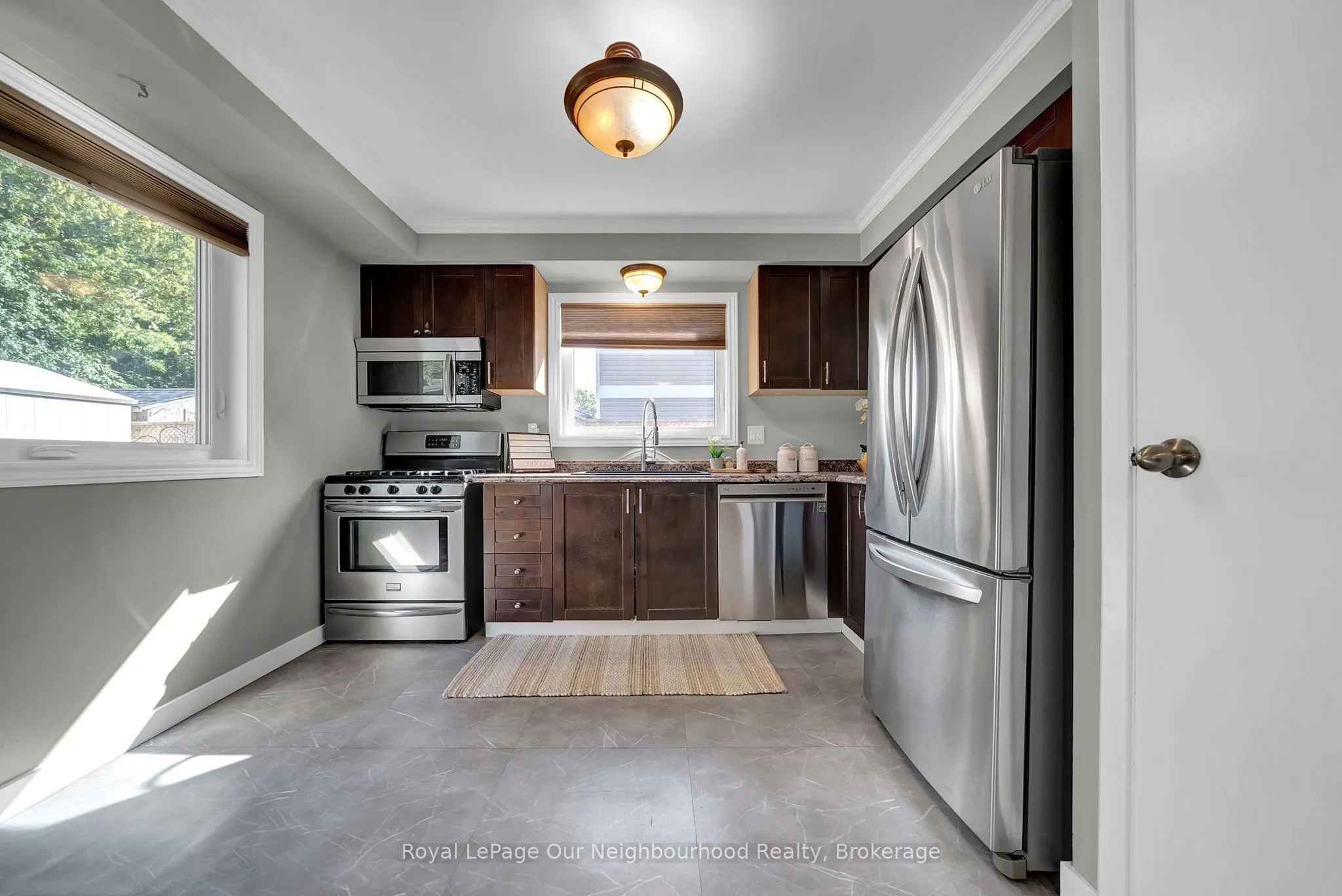 1307 Fenelon Crescent