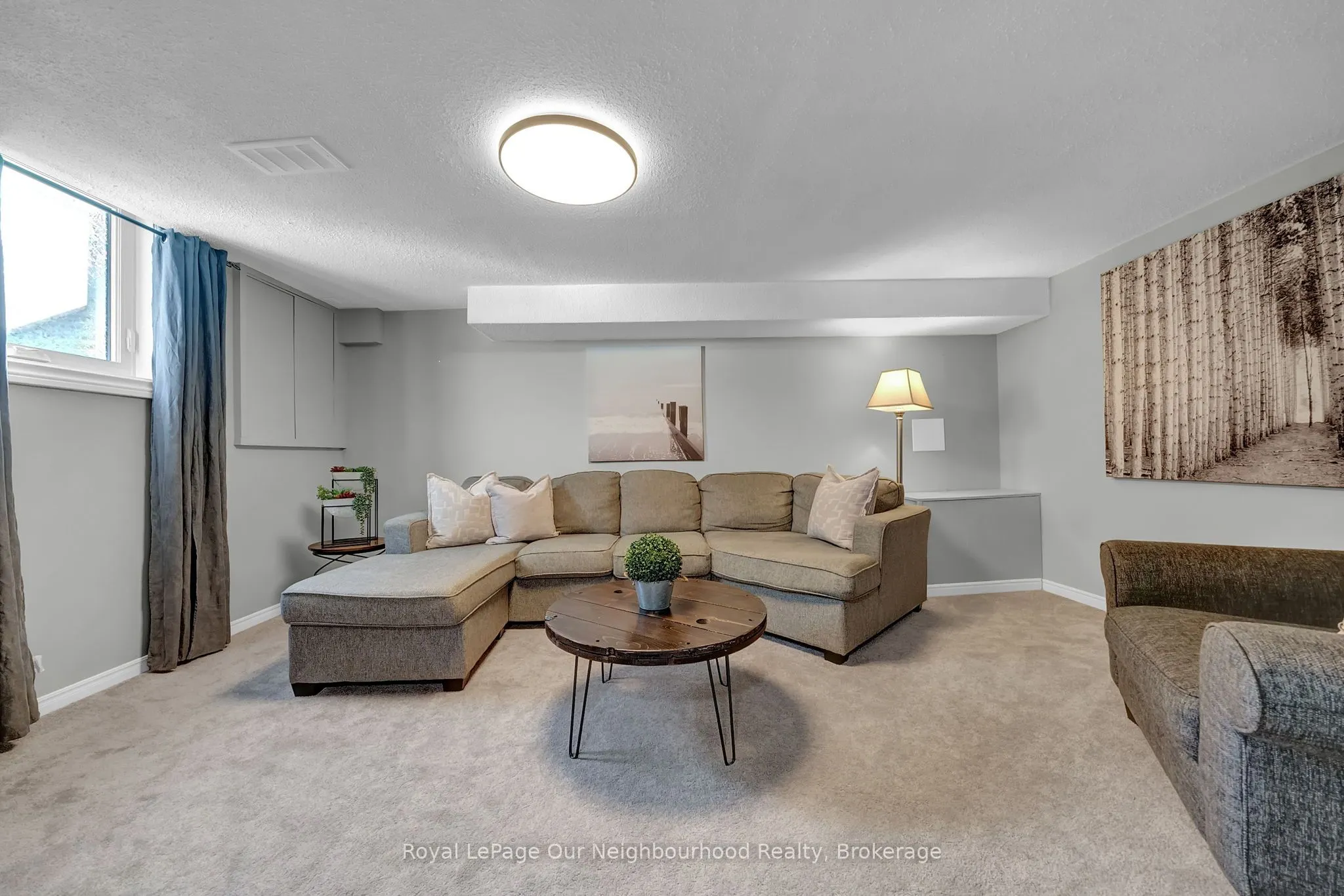 1307 Fenelon Crescent