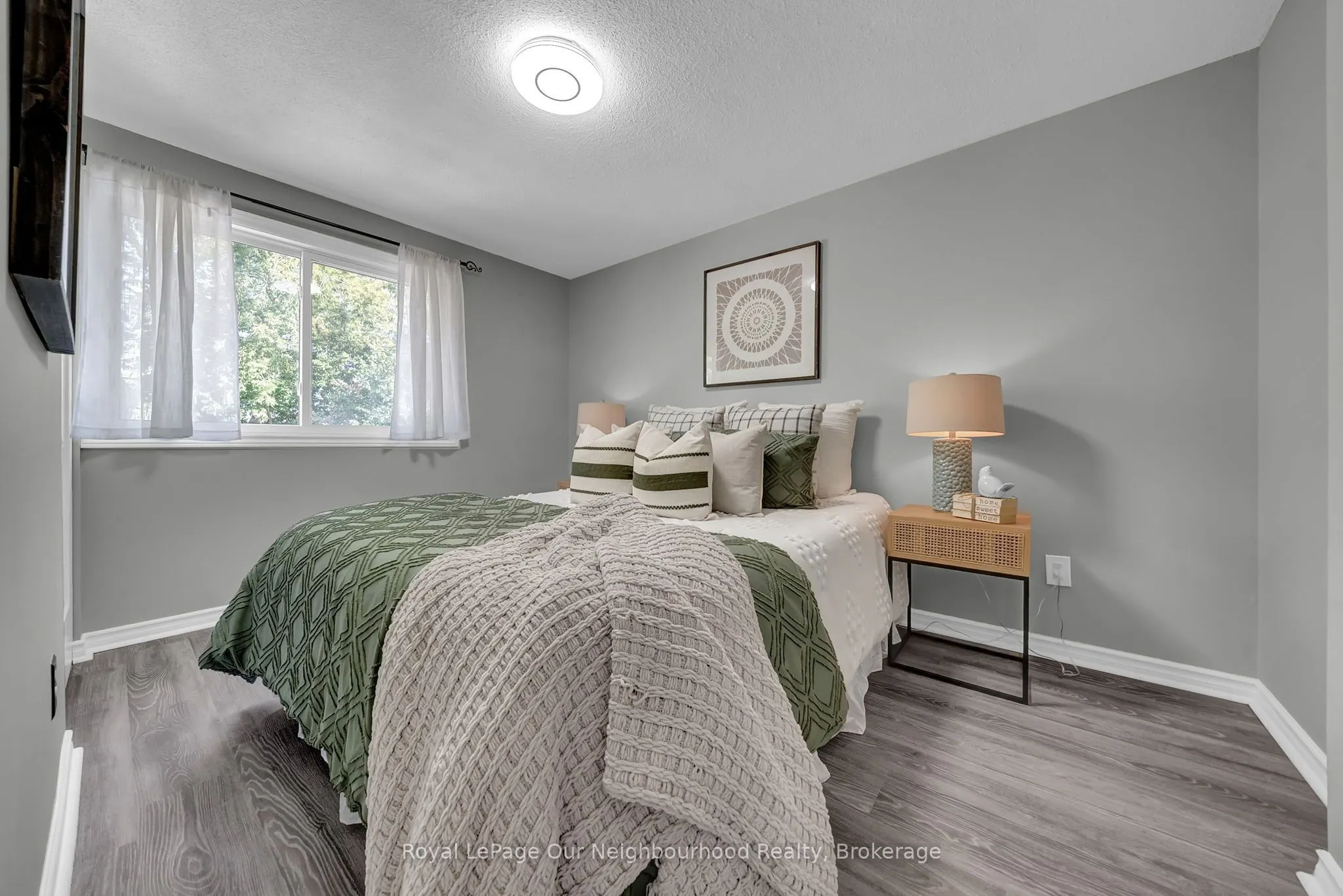 1307 Fenelon Crescent
