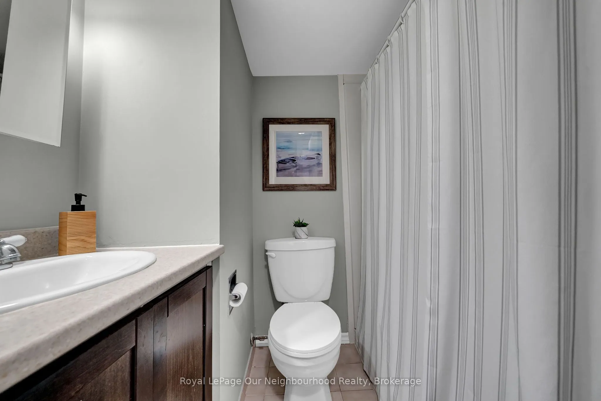 1307 Fenelon Crescent
