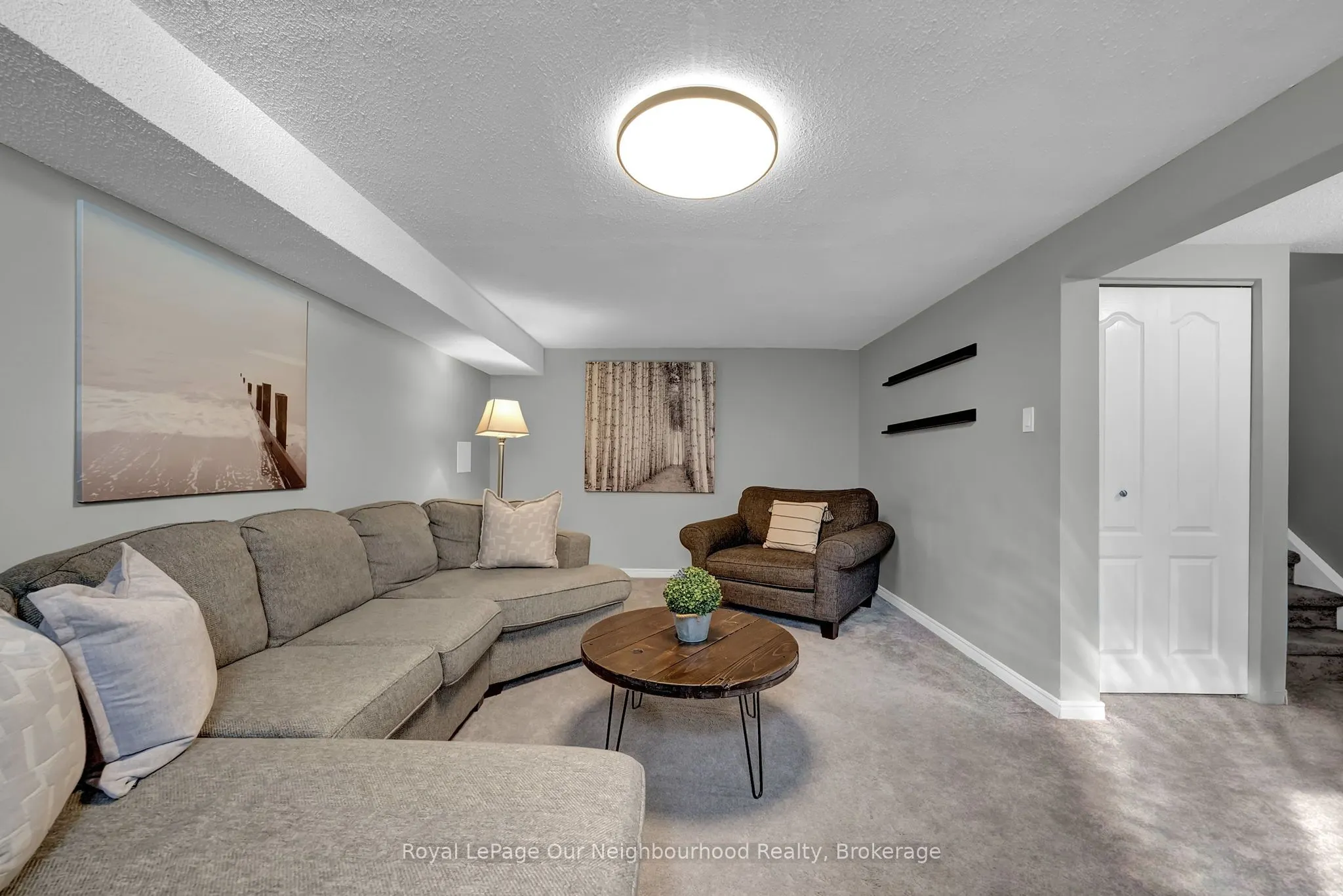 1307 Fenelon Crescent
