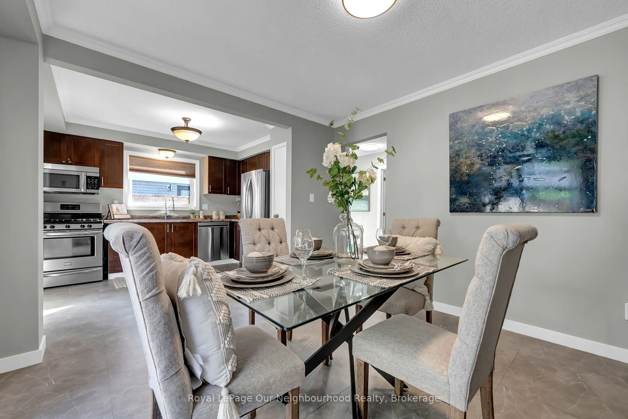 1307 Fenelon Crescent