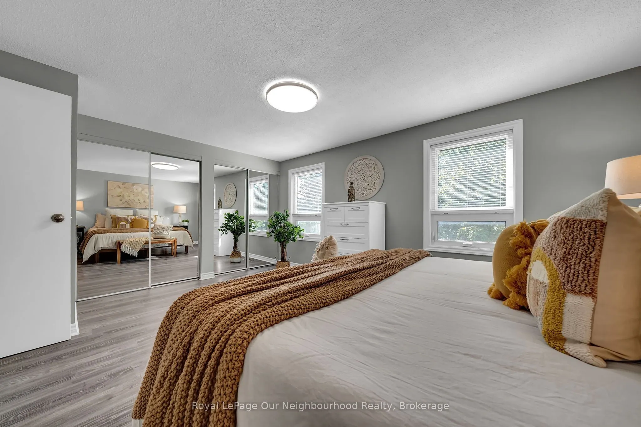 1307 Fenelon Crescent