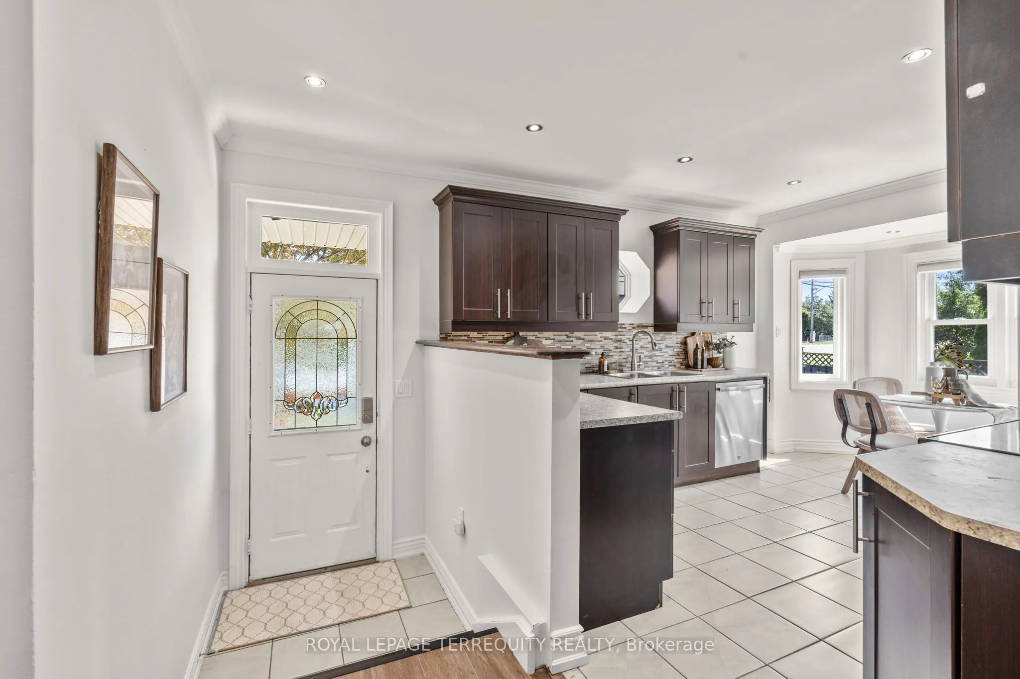144 Thickson Road N