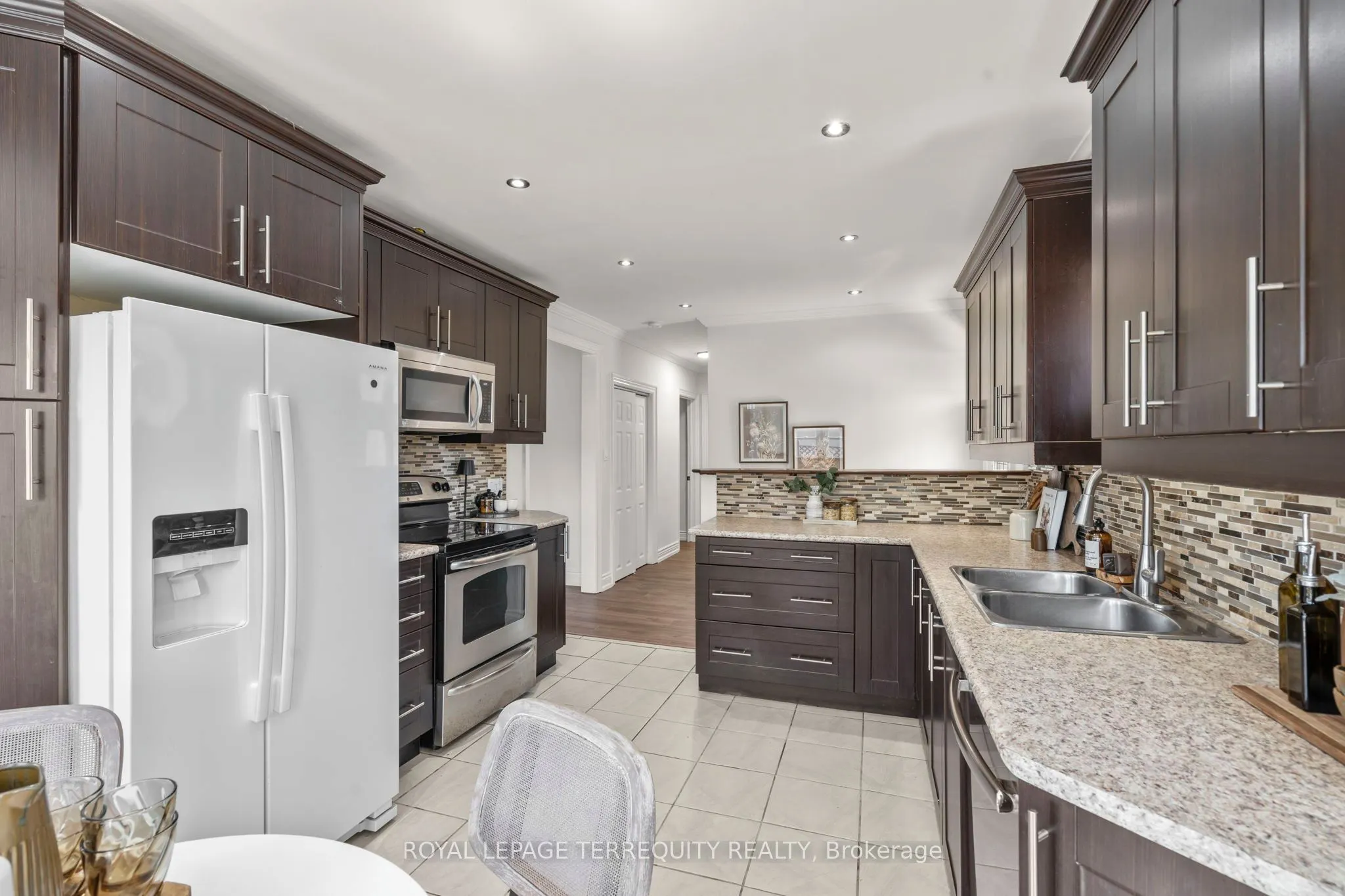 144 Thickson Road N