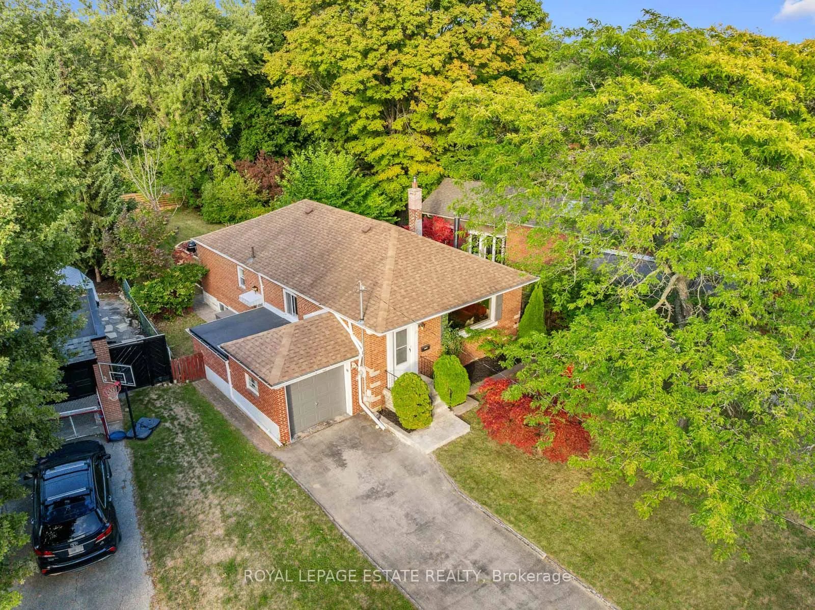 16 Ridgemoor Avenue