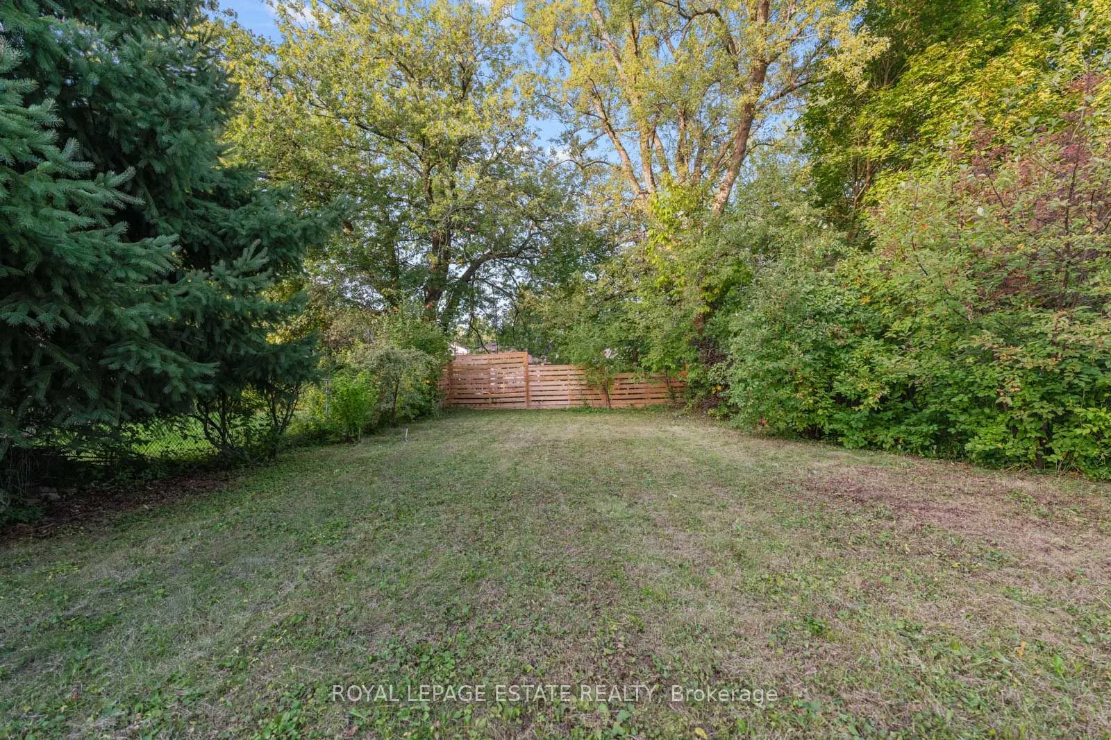 16 Ridgemoor Avenue