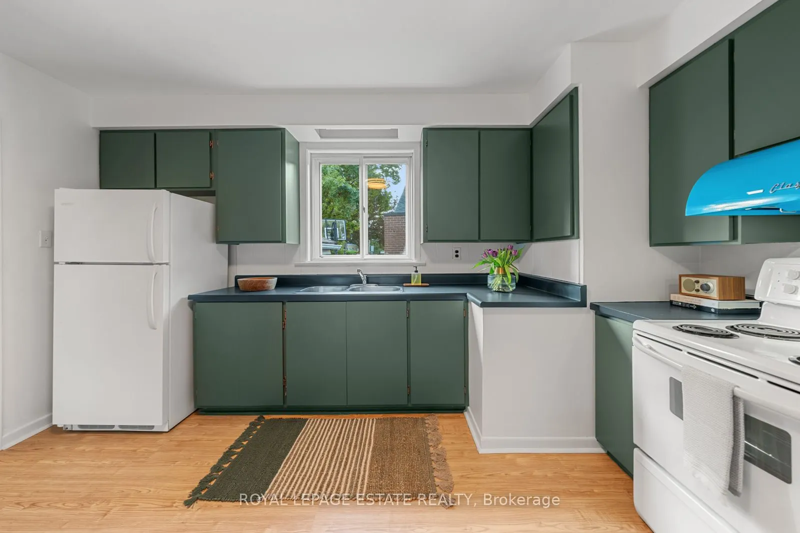 16 Ridgemoor Avenue