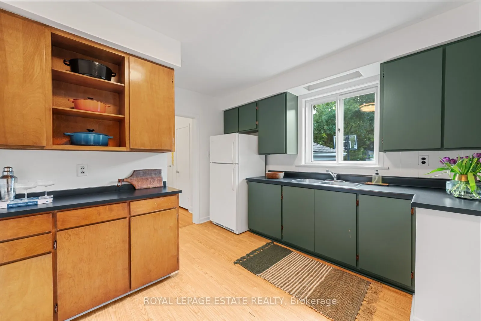16 Ridgemoor Avenue