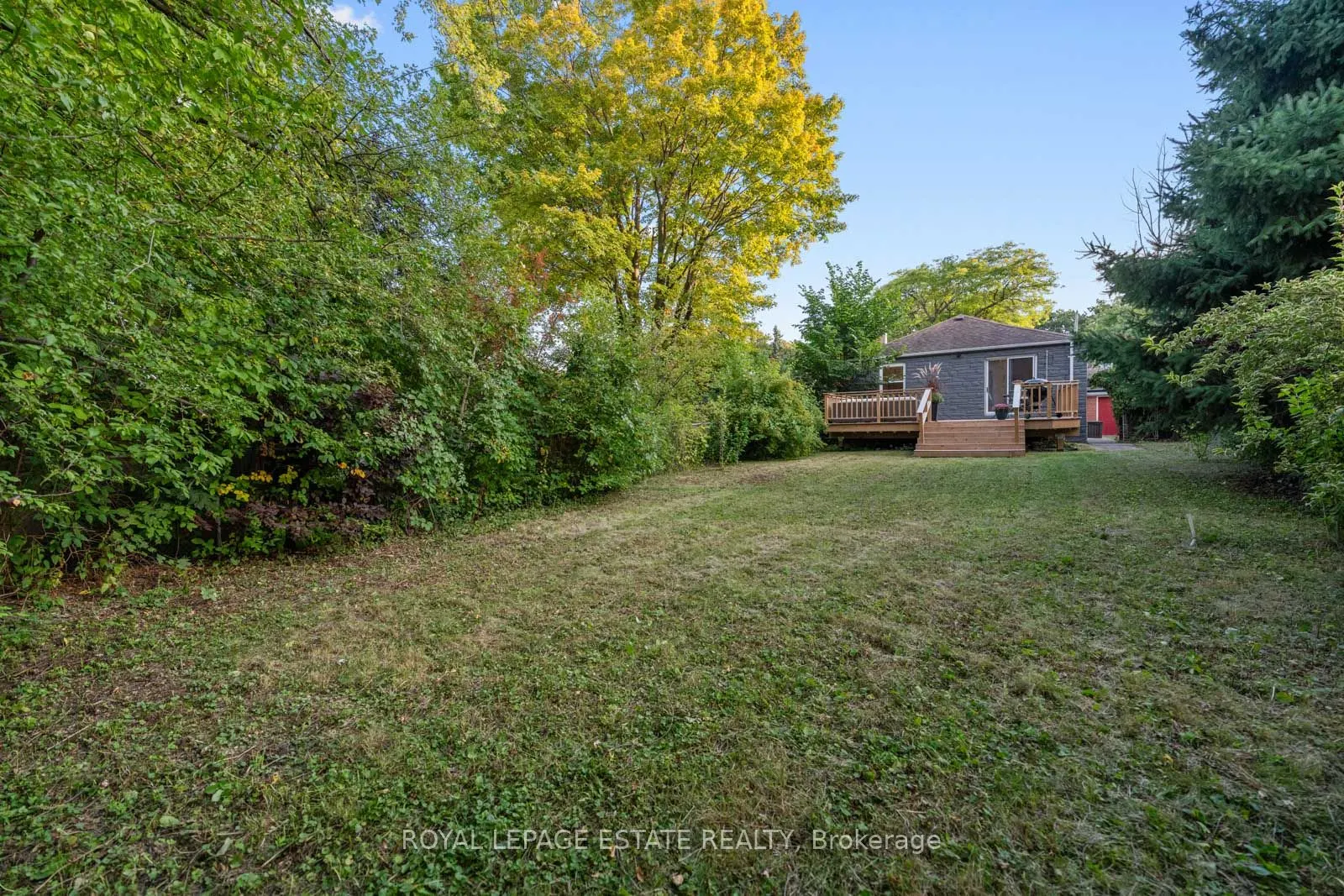 16 Ridgemoor Avenue