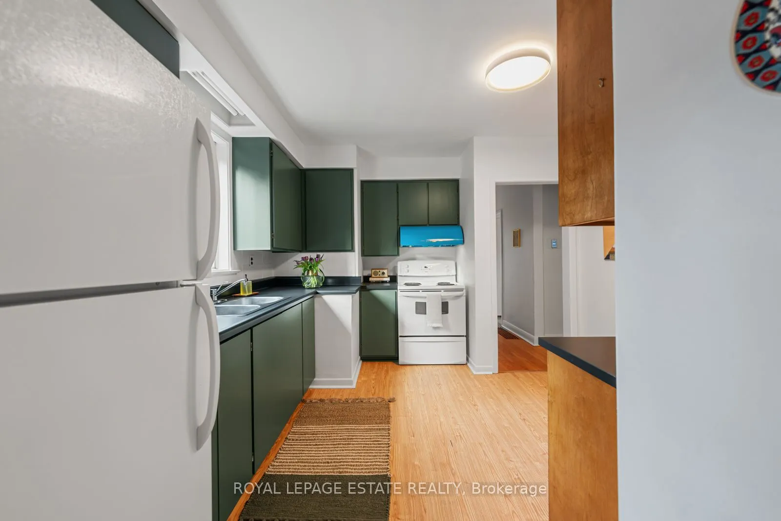 16 Ridgemoor Avenue