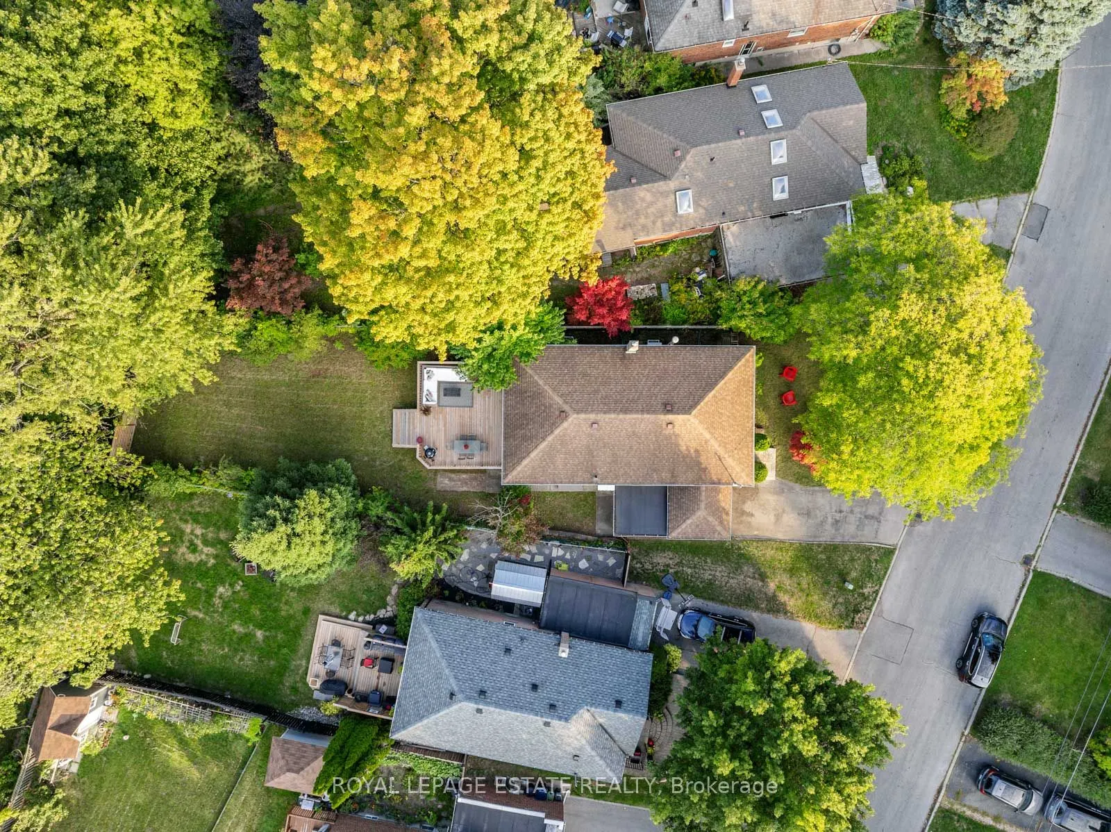 16 Ridgemoor Avenue