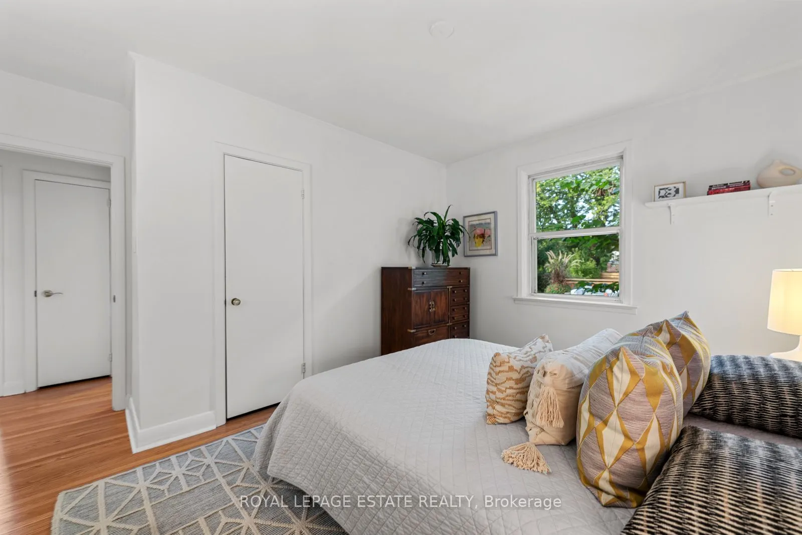 16 Ridgemoor Avenue