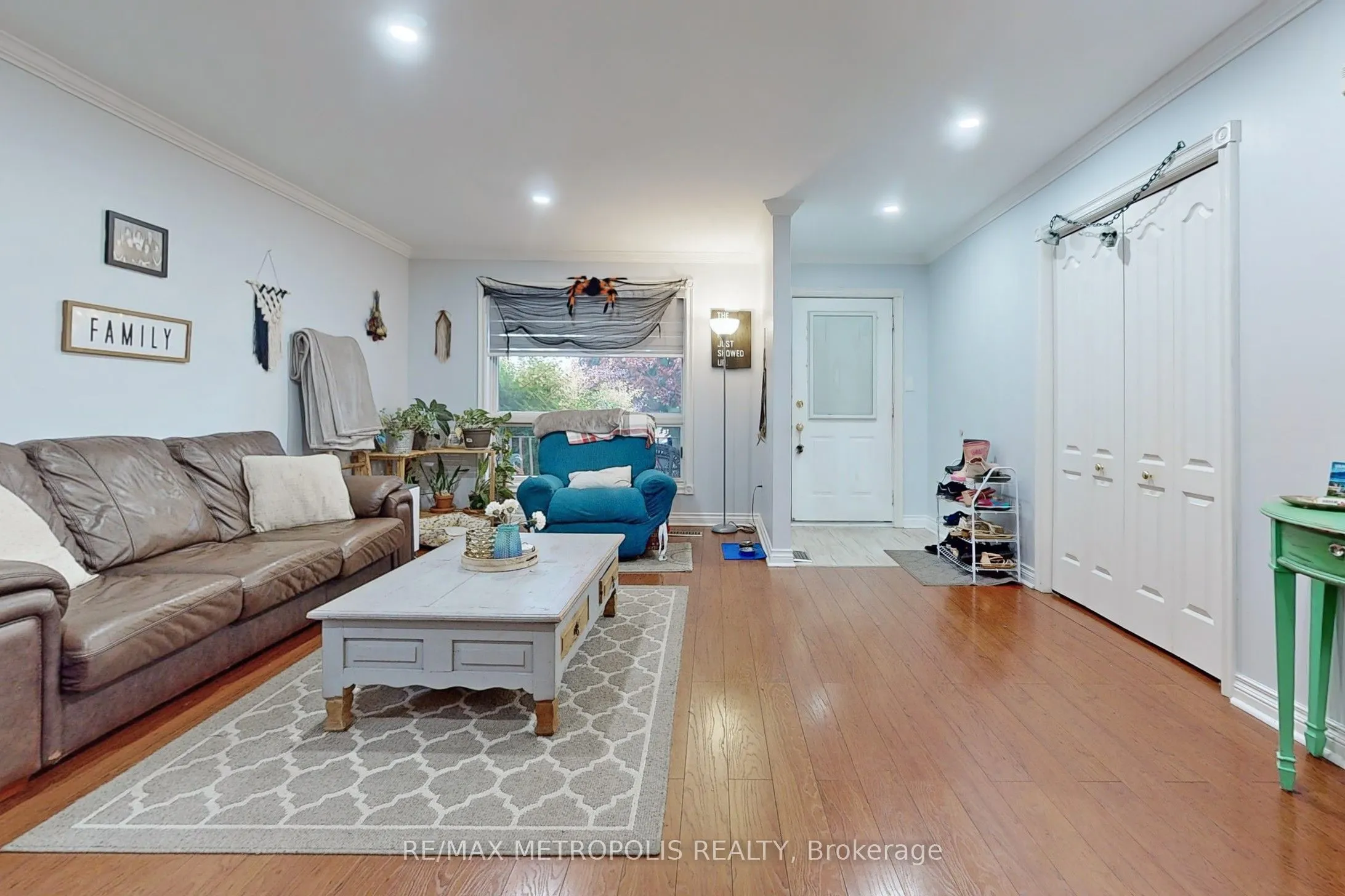 709 Keates Avenue