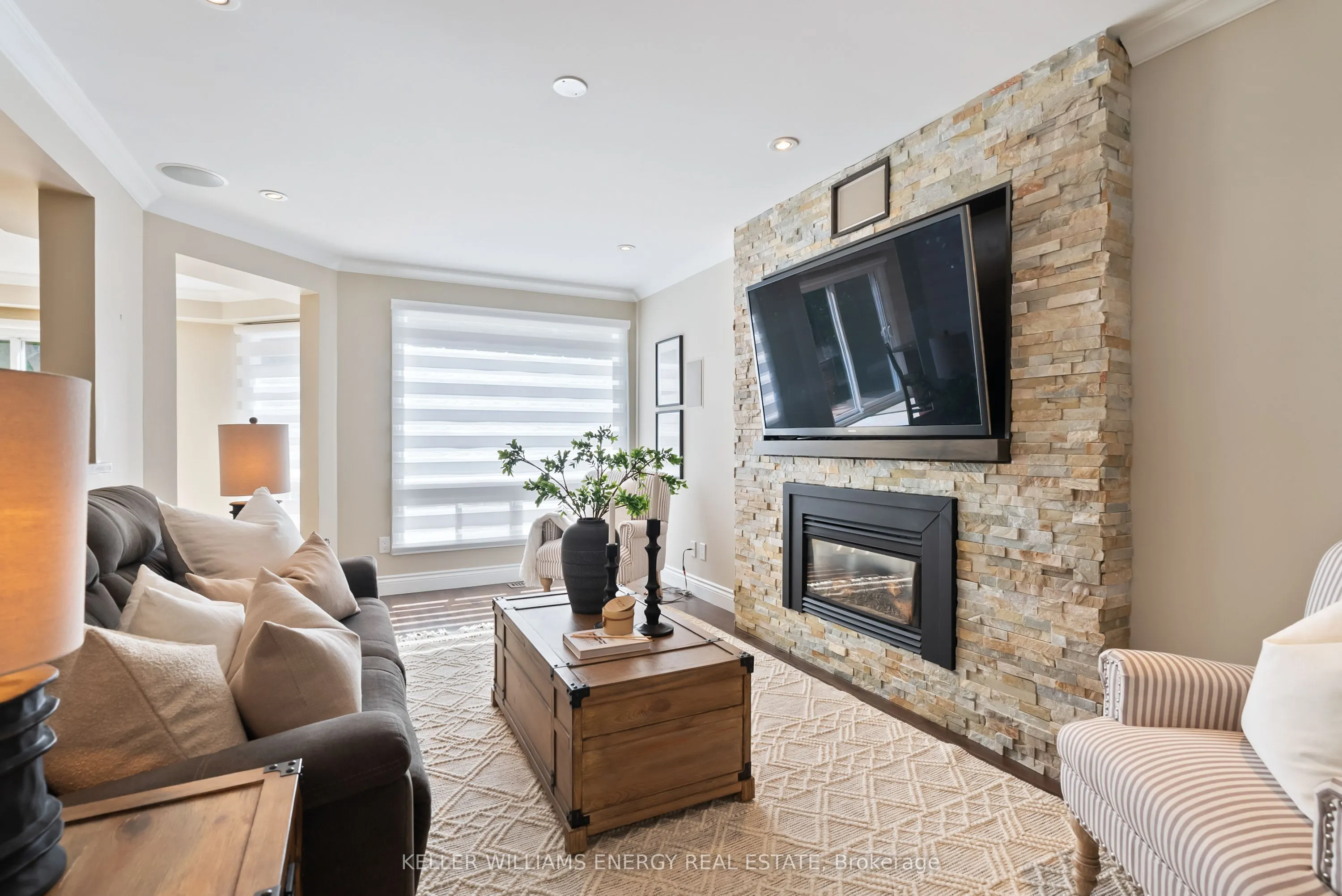 807 Regal Crescent