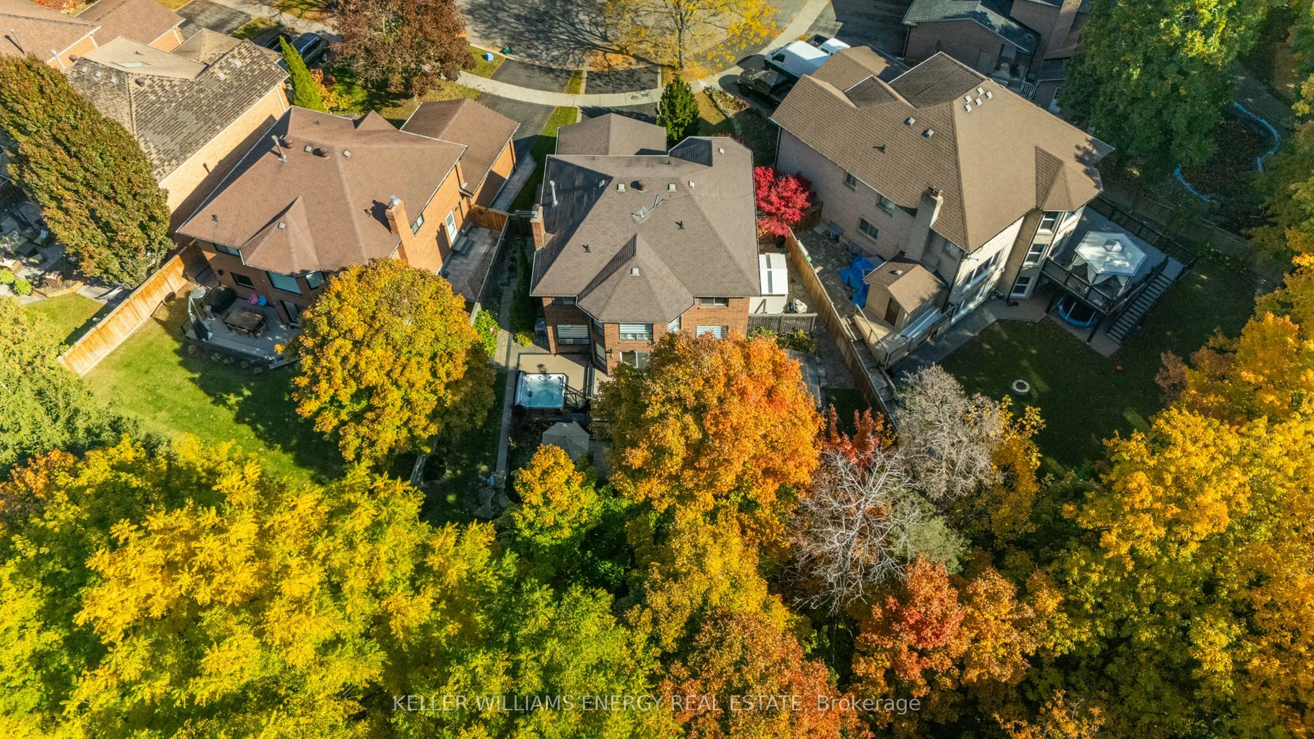 807 Regal Crescent