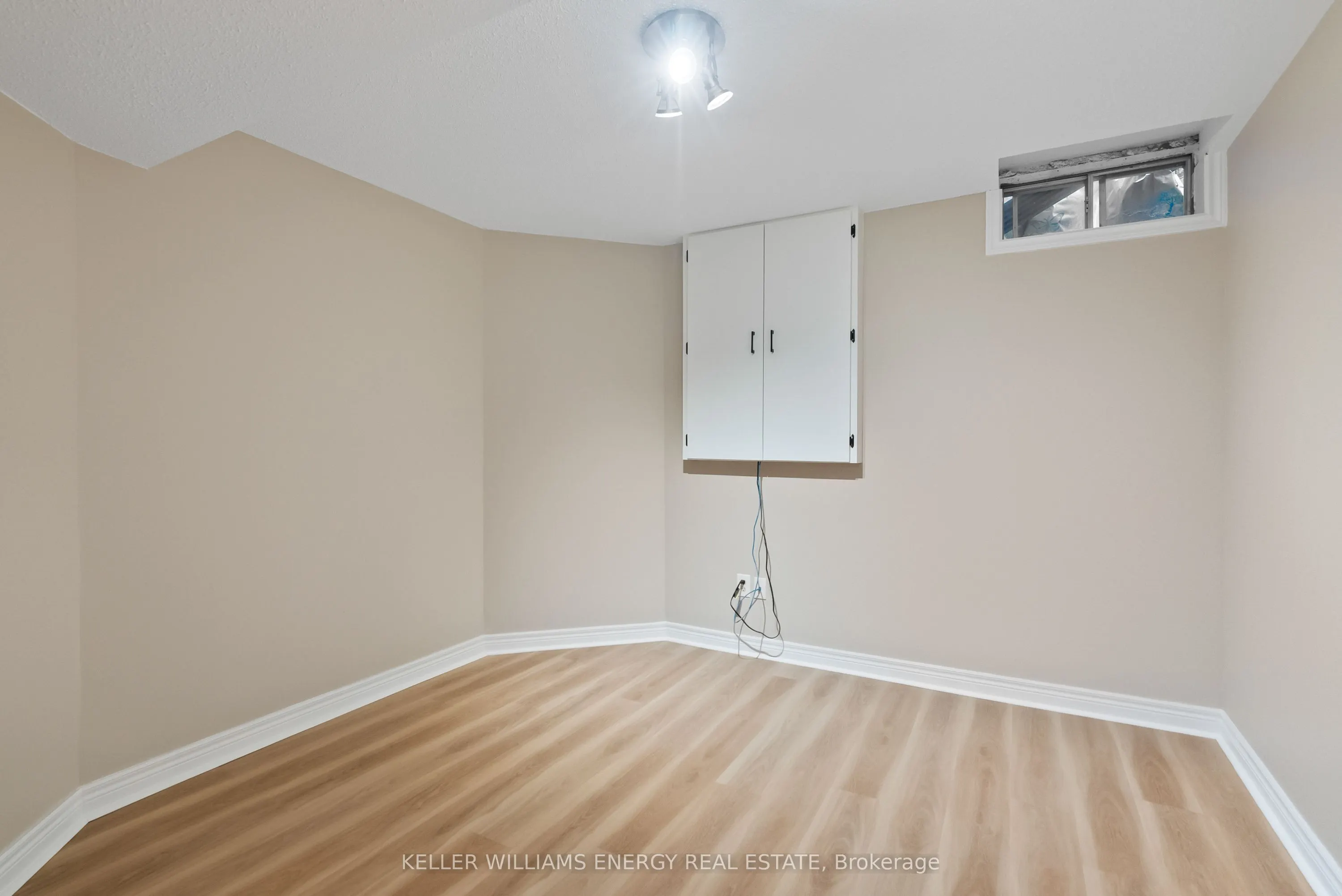 807 Regal Crescent