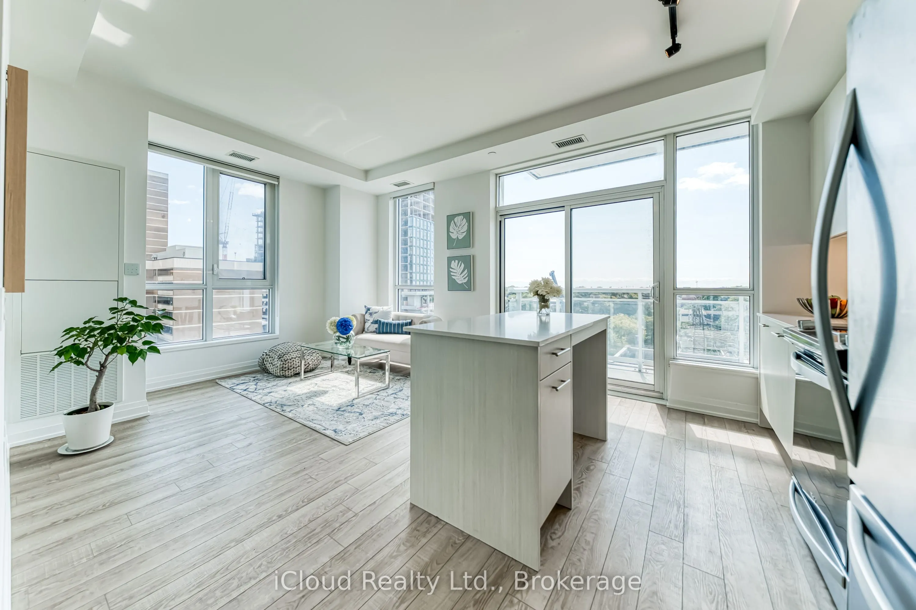 286 Main Street, #712