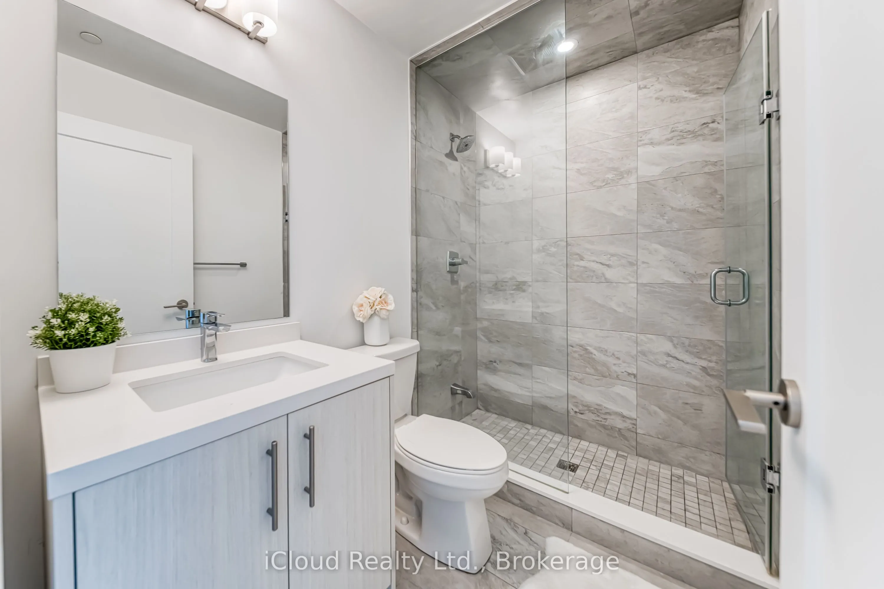 286 Main Street, #712