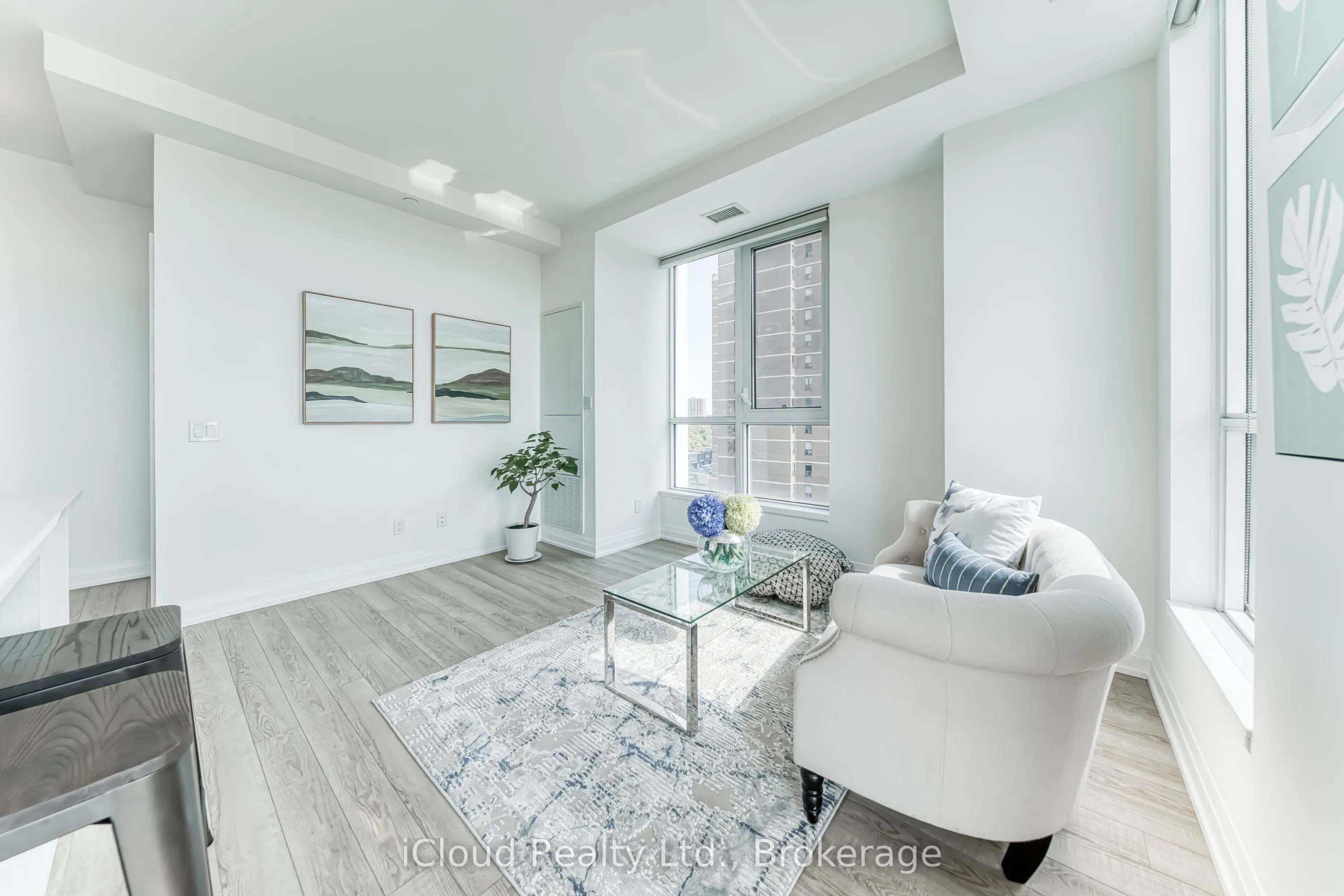 286 Main Street, #712