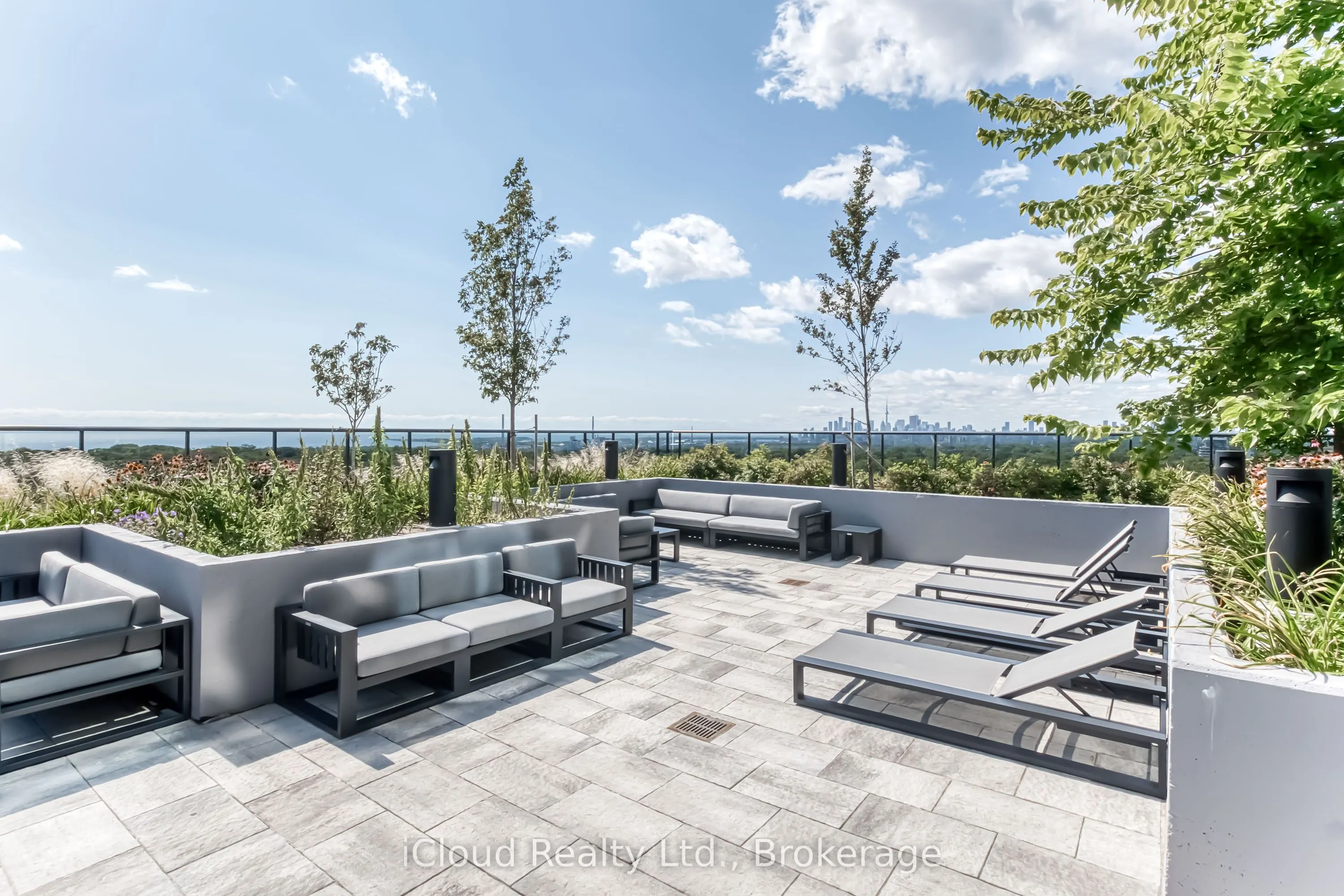 286 Main Street, #712