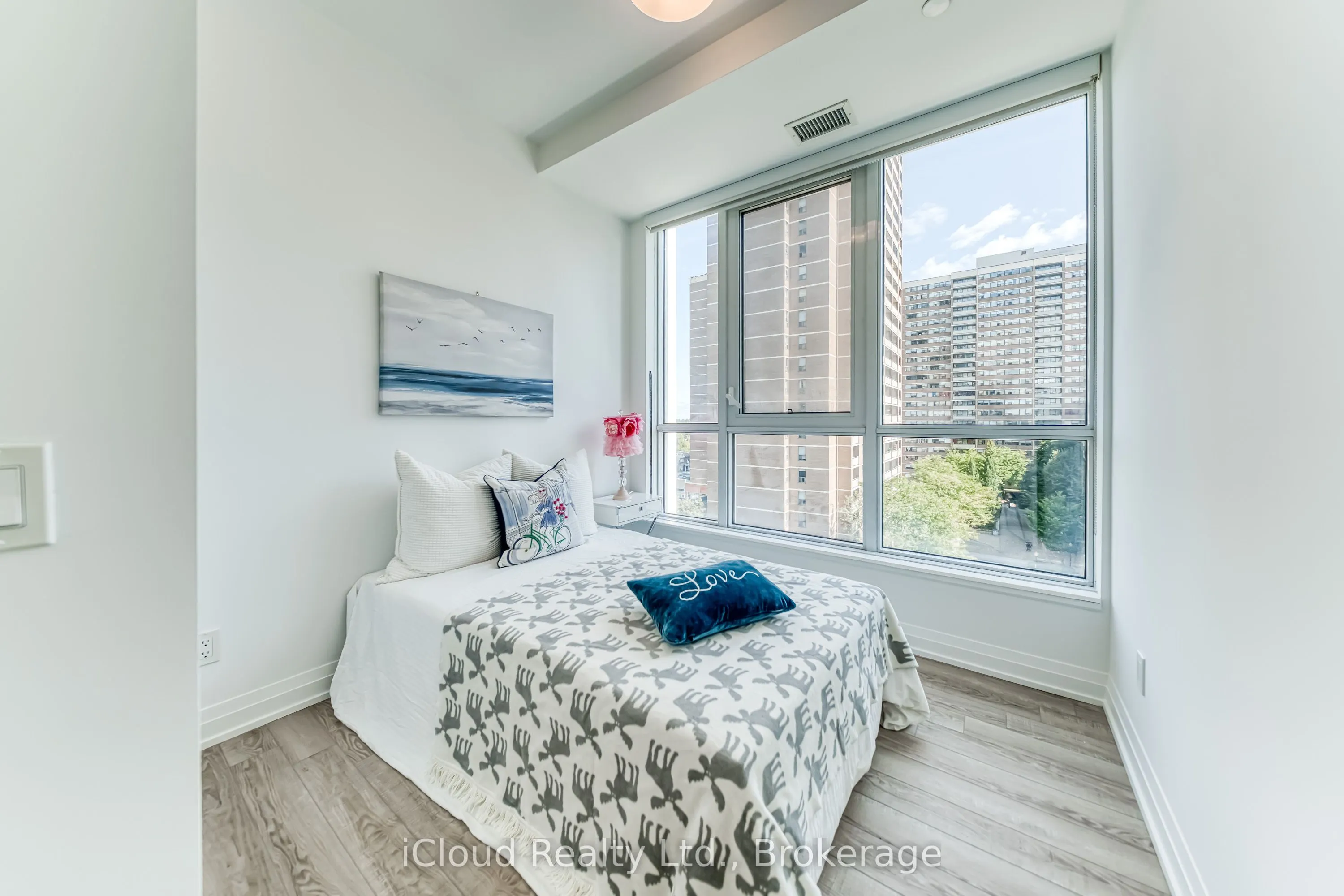 286 Main Street, #712