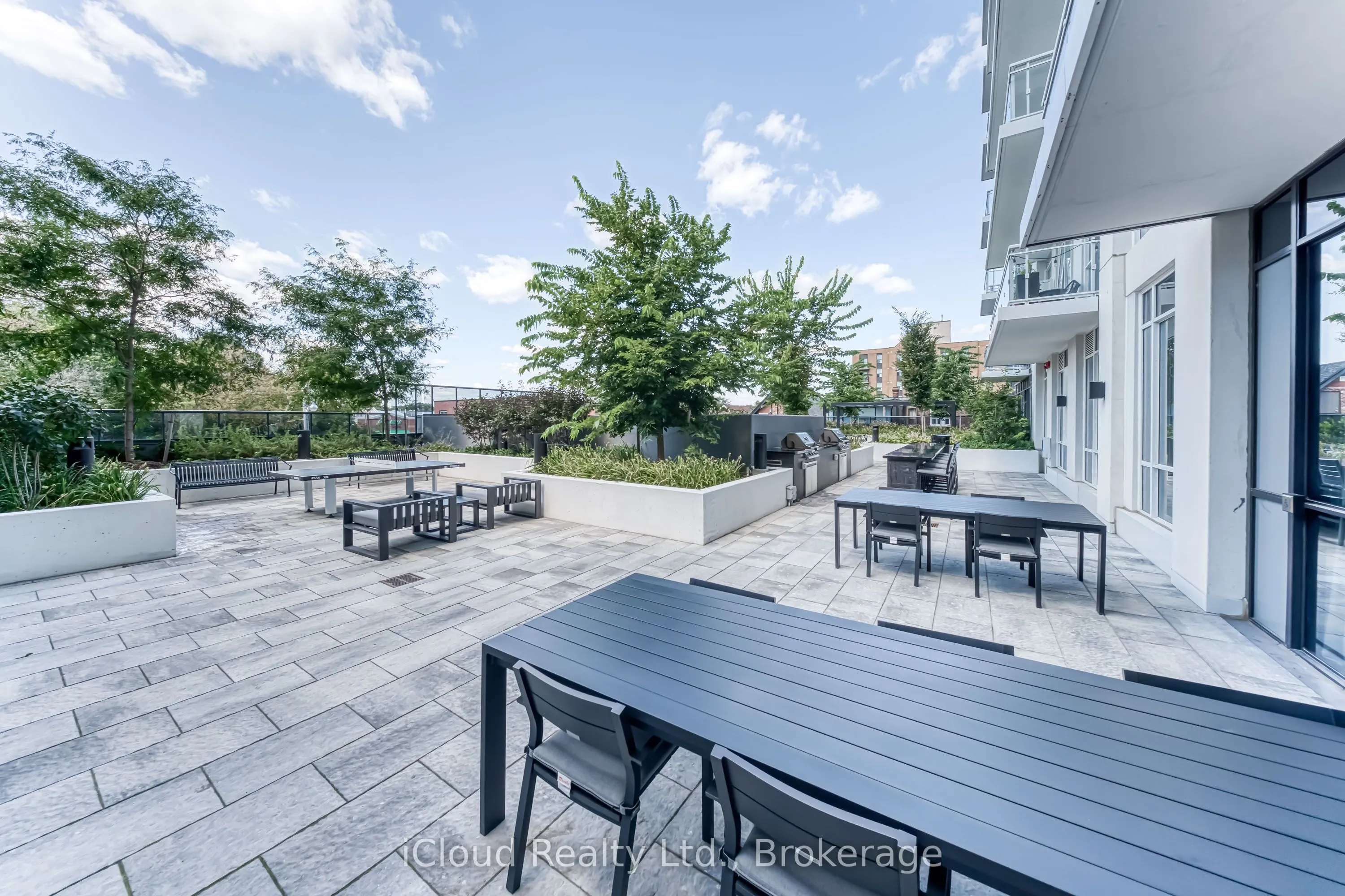 286 Main Street, #712