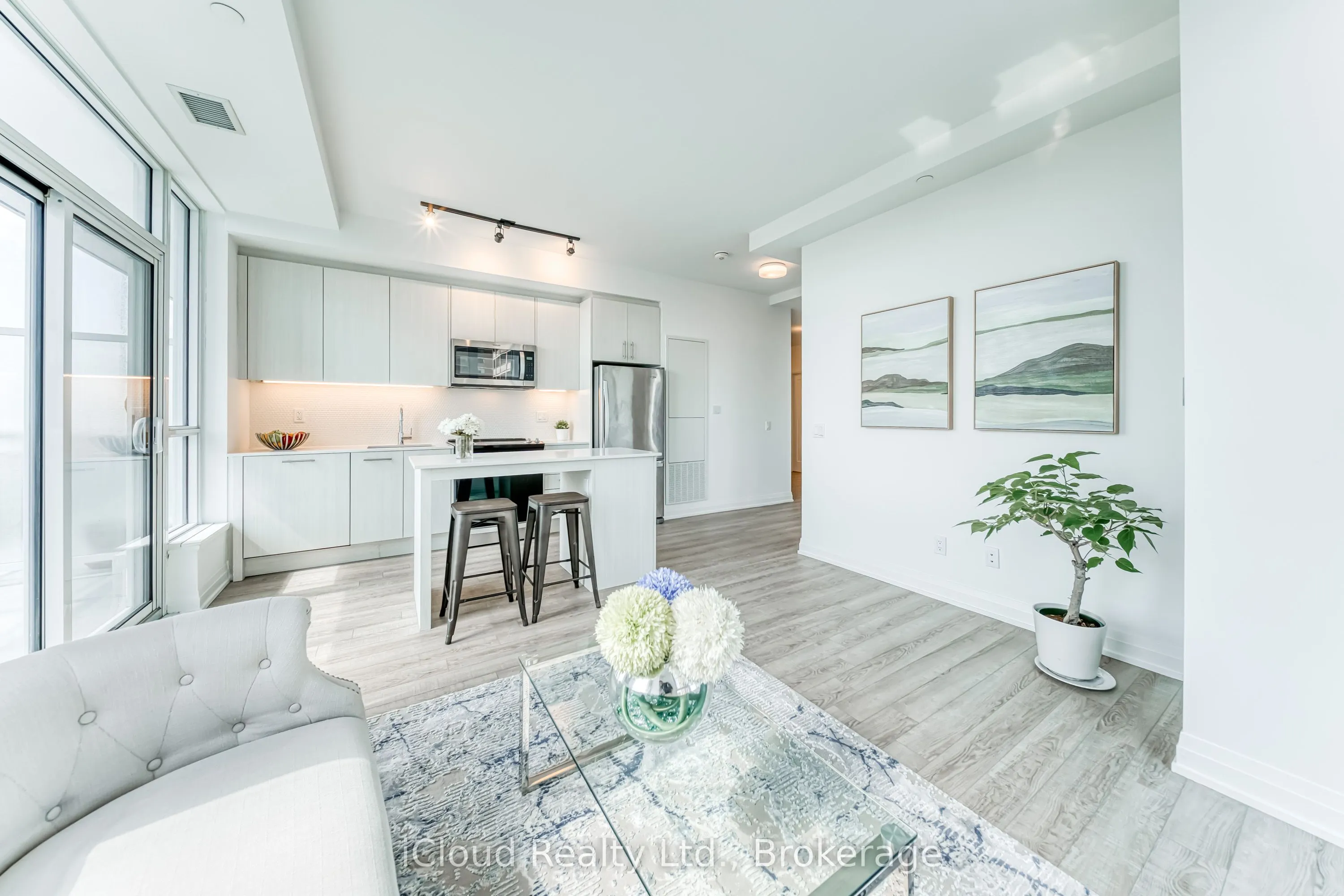 286 Main Street, #712