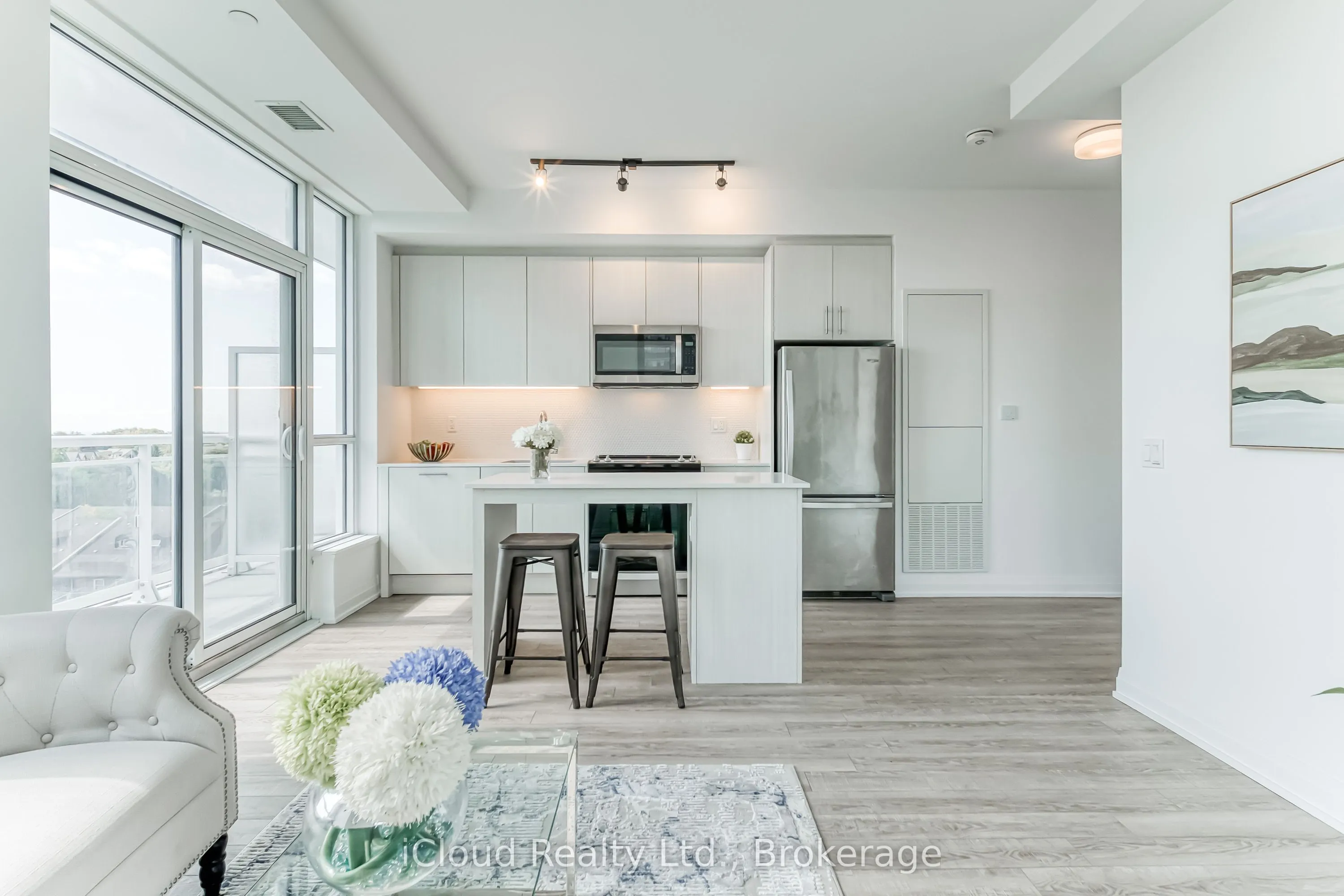 286 Main Street, #712