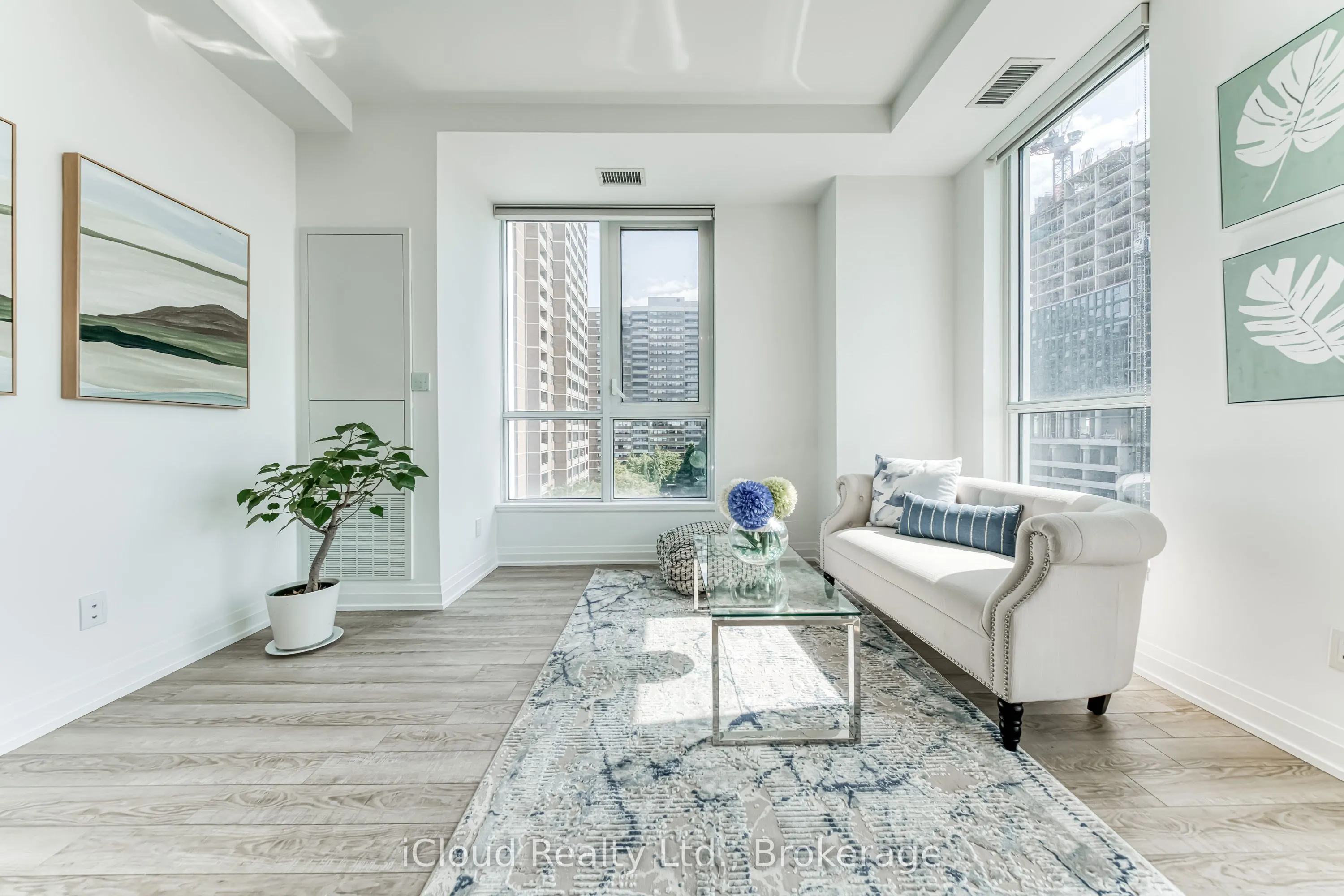286 Main Street, #712