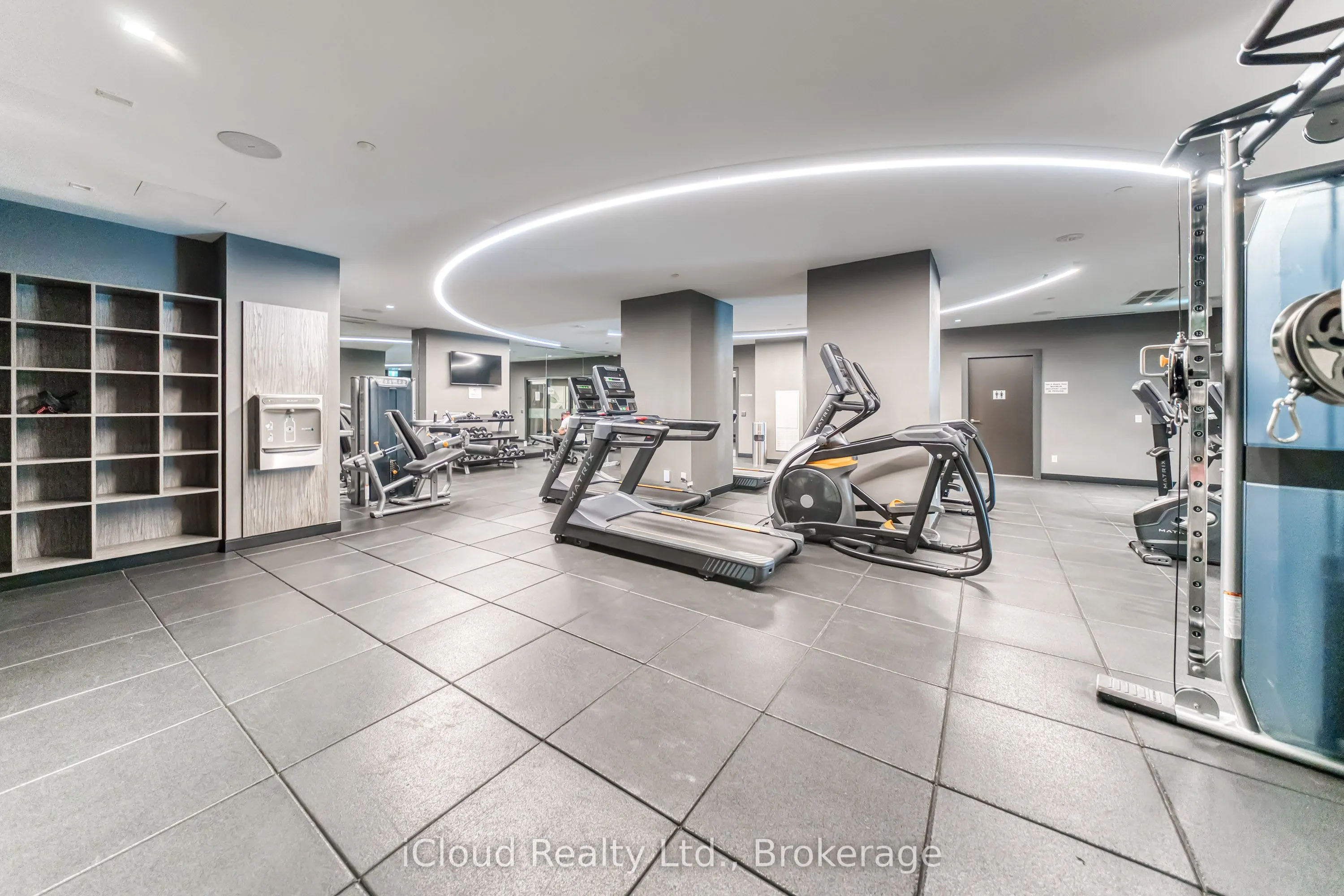 286 Main Street, #712