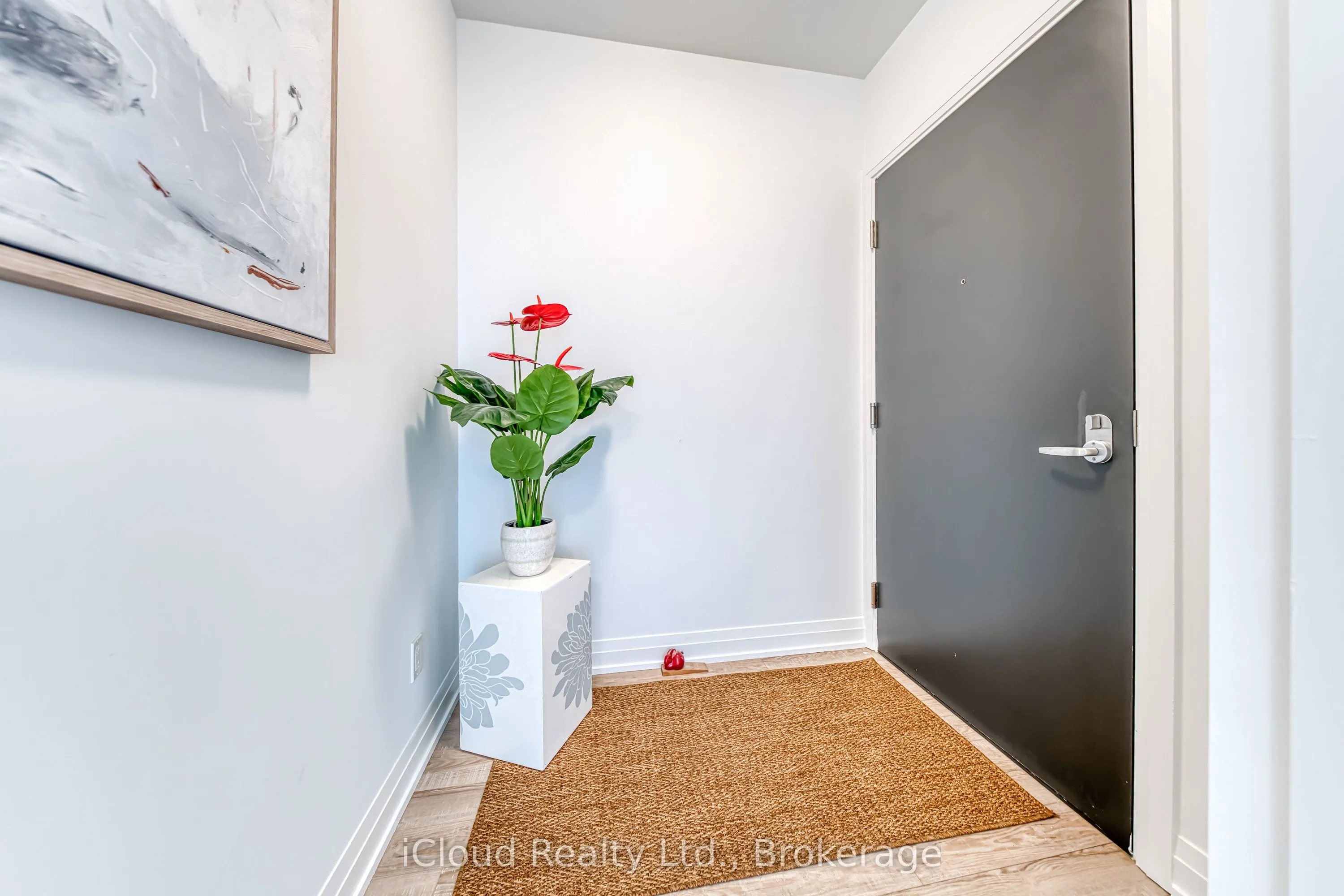 286 Main Street, #712