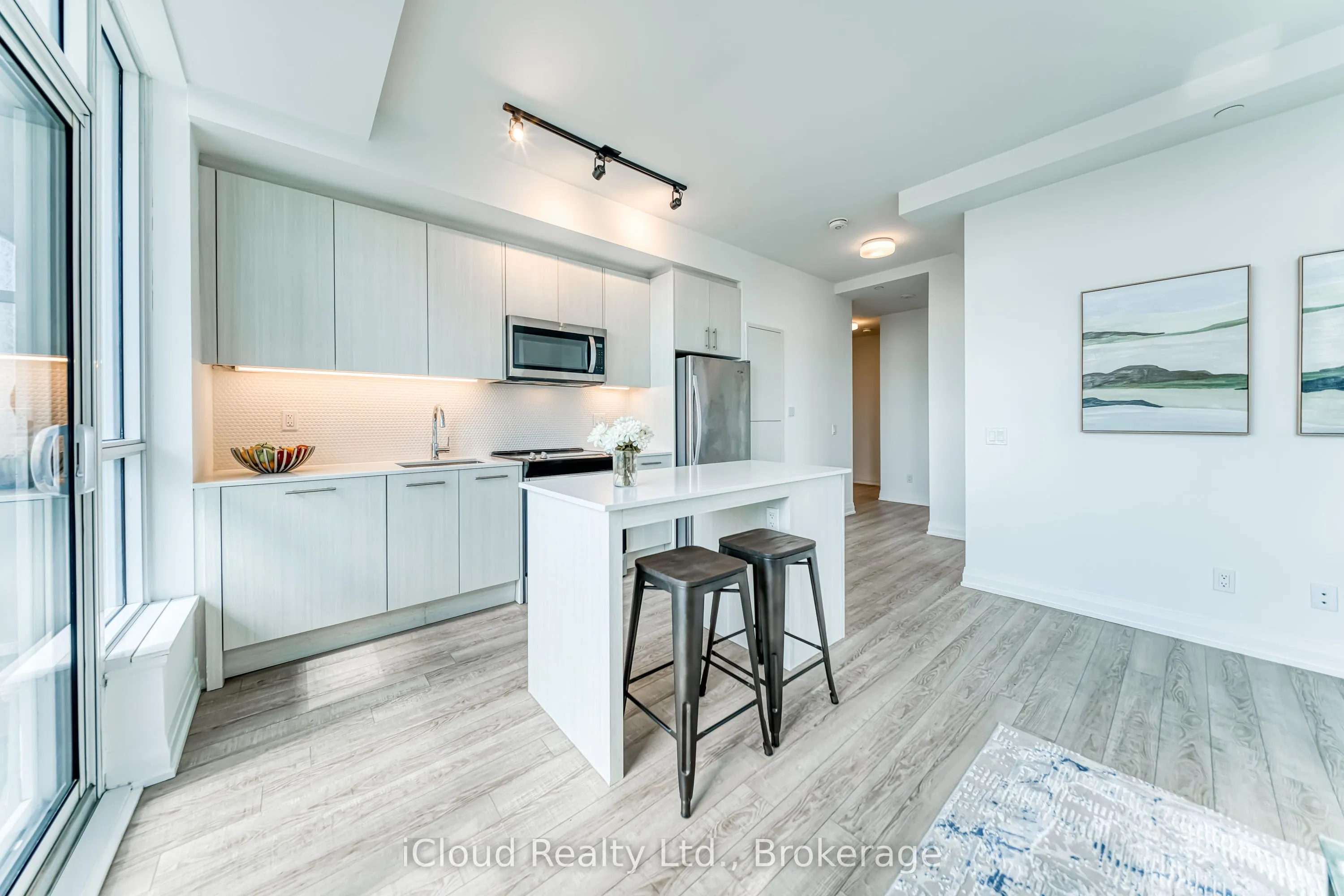 286 Main Street, #712