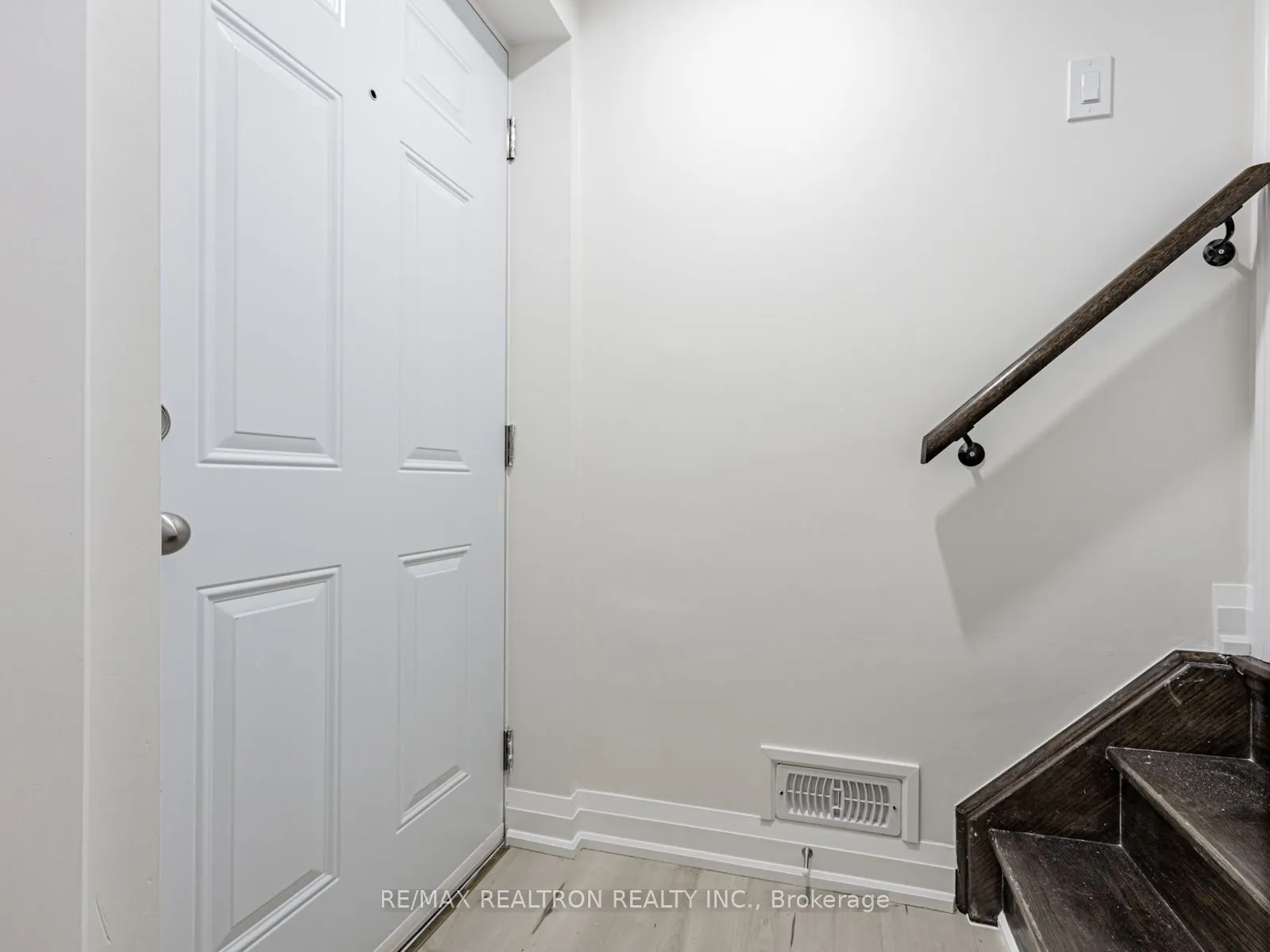91 MCROBERTS Crescent
